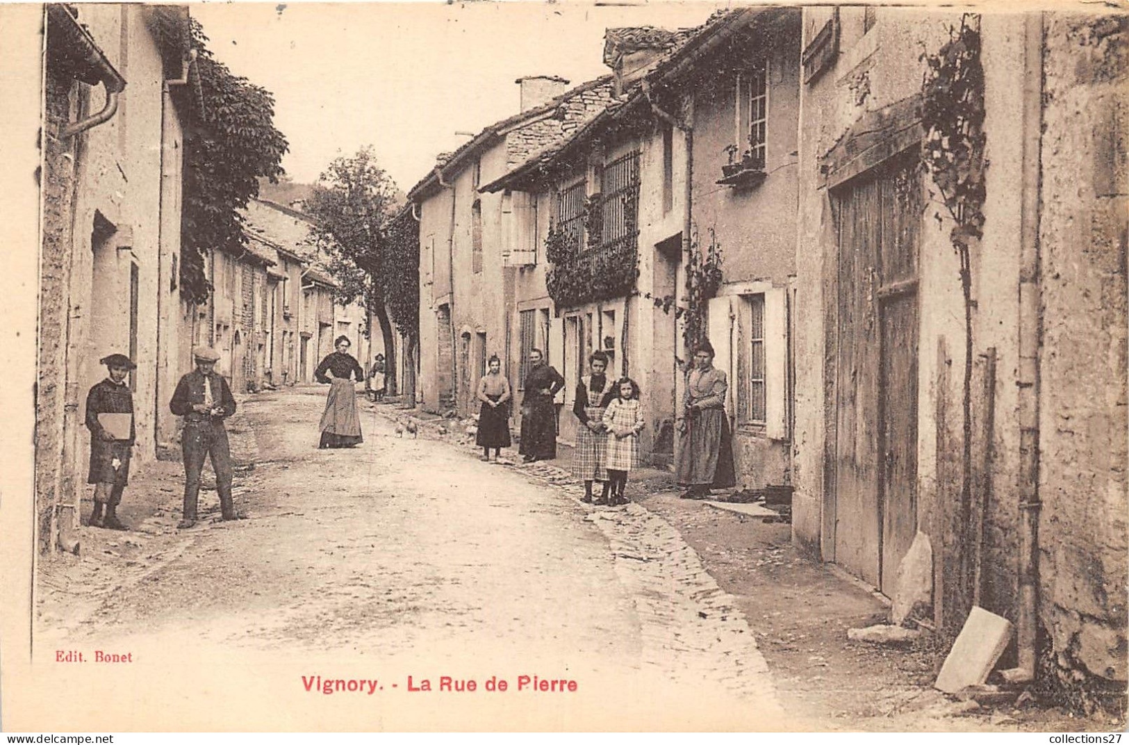 52-VIGNORY- LA RUE DE PIERRE - Vignory