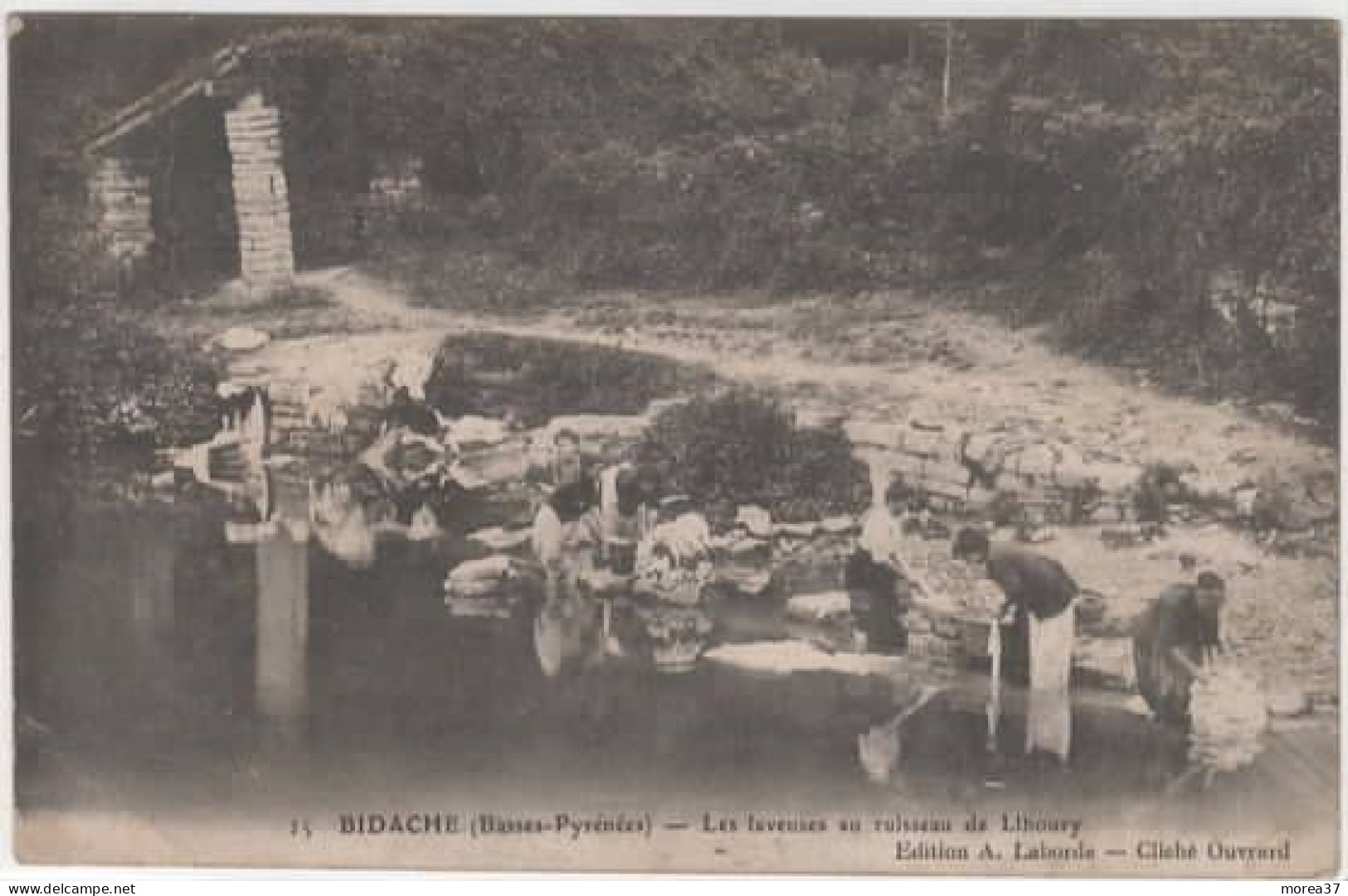 BIDACHE  Les Laveuses Au Ruisseau De Lihoury  ( Feuillets Qui Se Décollent) - Bidache