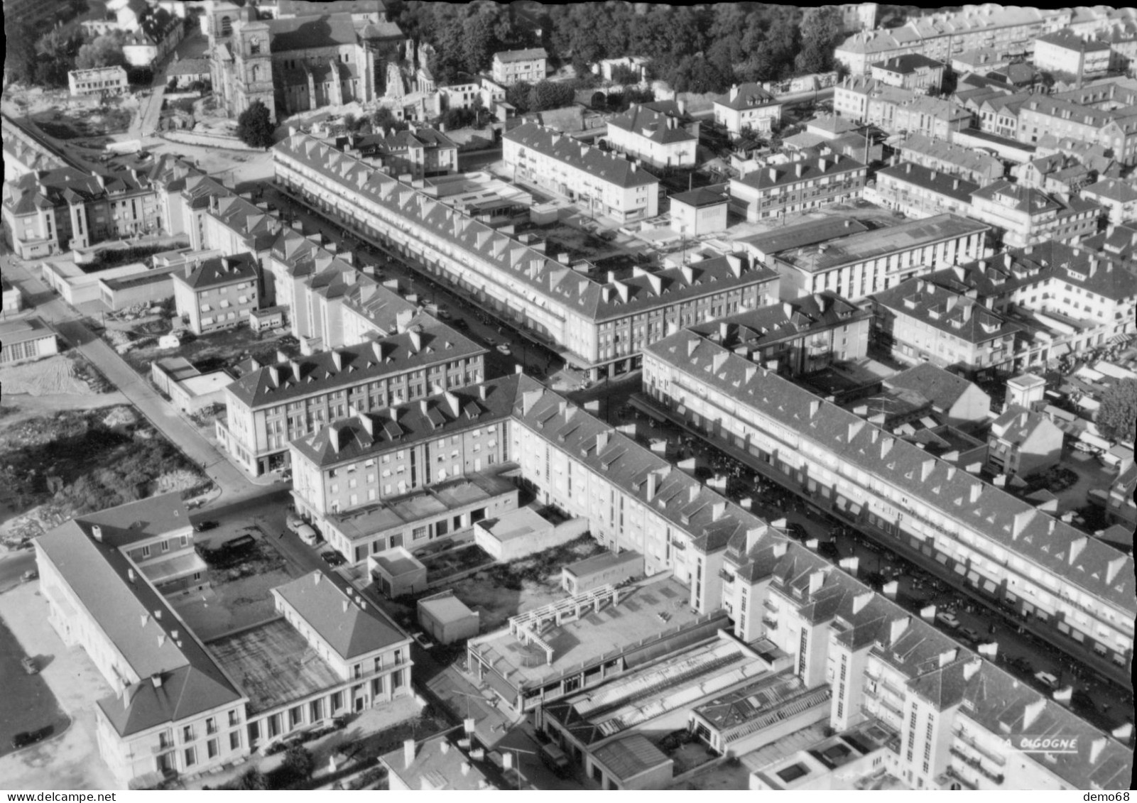 Saint Die CPA 88 Vosges En Avion Vue Aérienne Panorama église Quartier D'habitations HLM Ville Ed La Cigogne - Saint Die