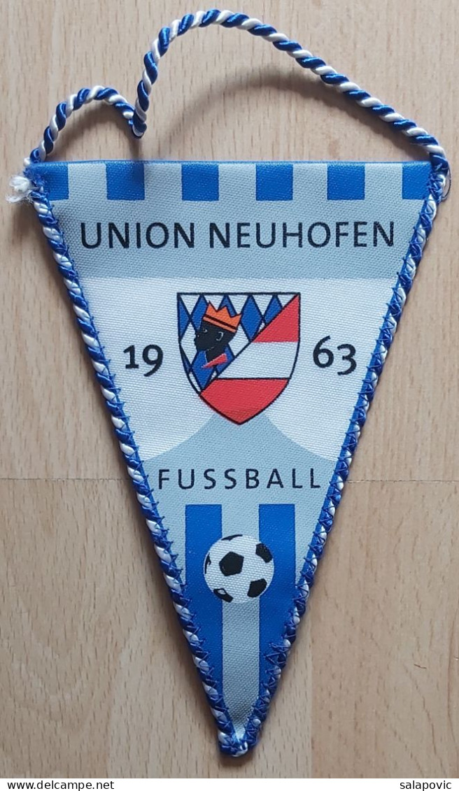 Union Neuhofen Germany Football Club Soccer Fussball Calcio Futbol Futebol PENNANT, SPORTS FLAG ZS 3/9 - Habillement, Souvenirs & Autres