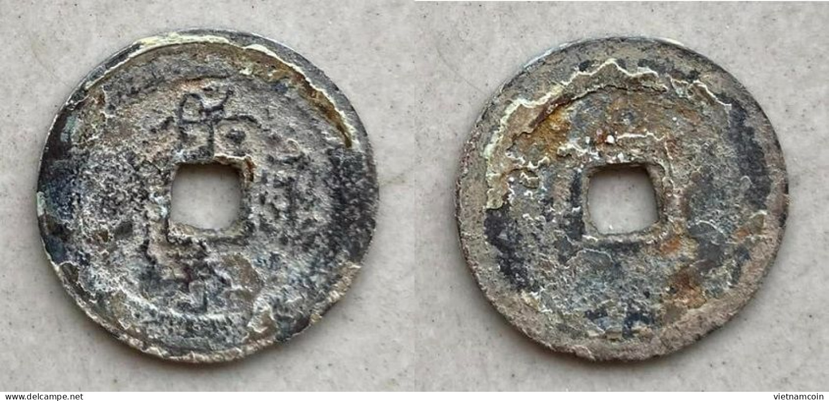 Ancient Annam Coin Bao Thai Thong Bao 1706-1729 - Vietnam