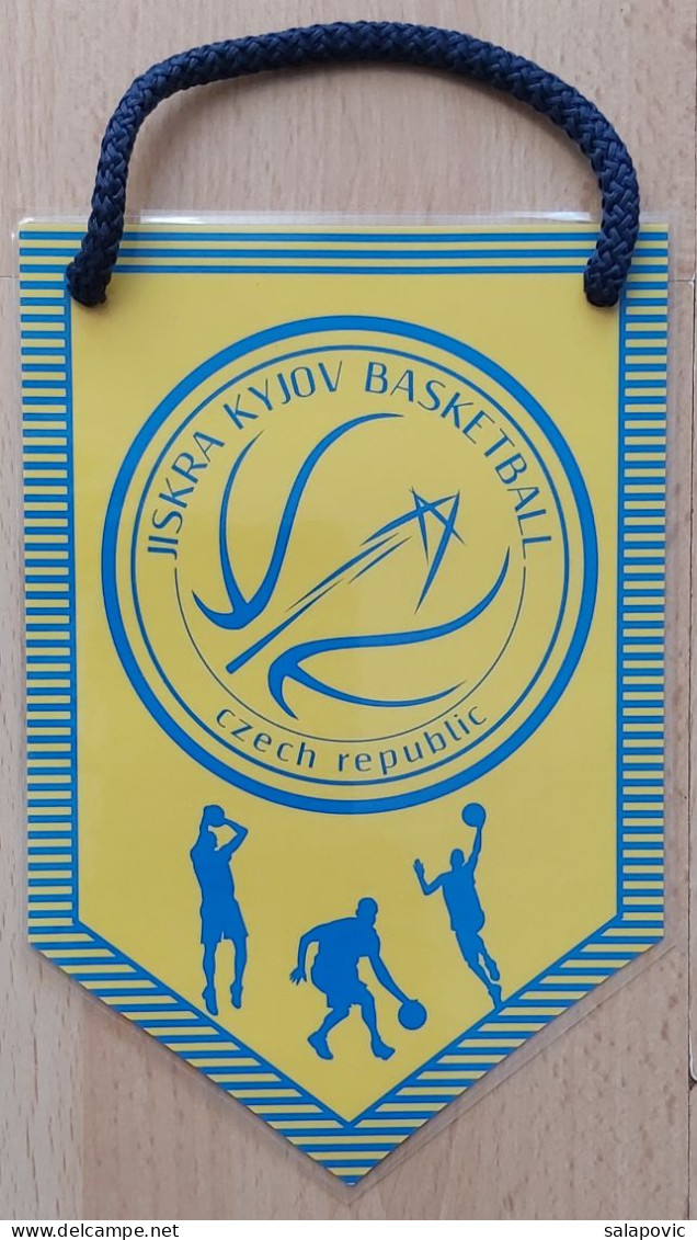 Jiskra Kyjov Basketball Club Czech Republic PENNANT, SPORTS FLAG ZS 3/12 - Uniformes, Recordatorios & Misc