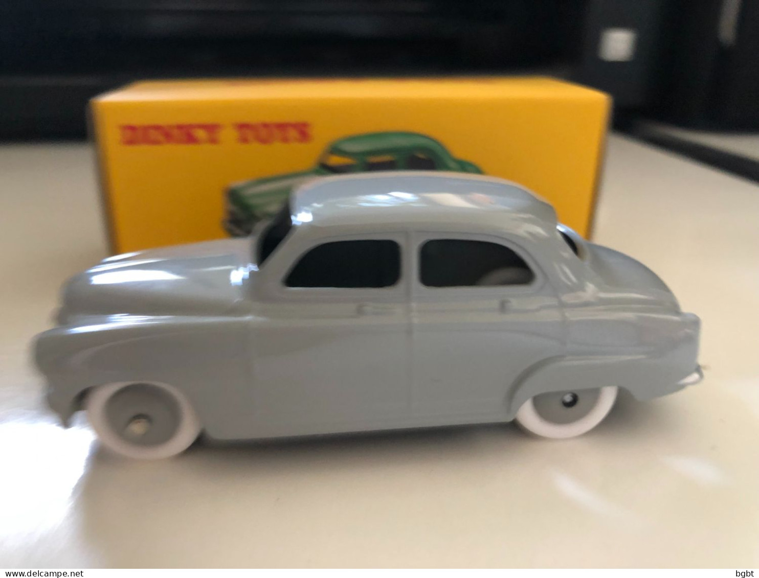 SIMCA 9 ARONDE - DINKY ATLAS - COMME NEUVE En BOITE - Dinky