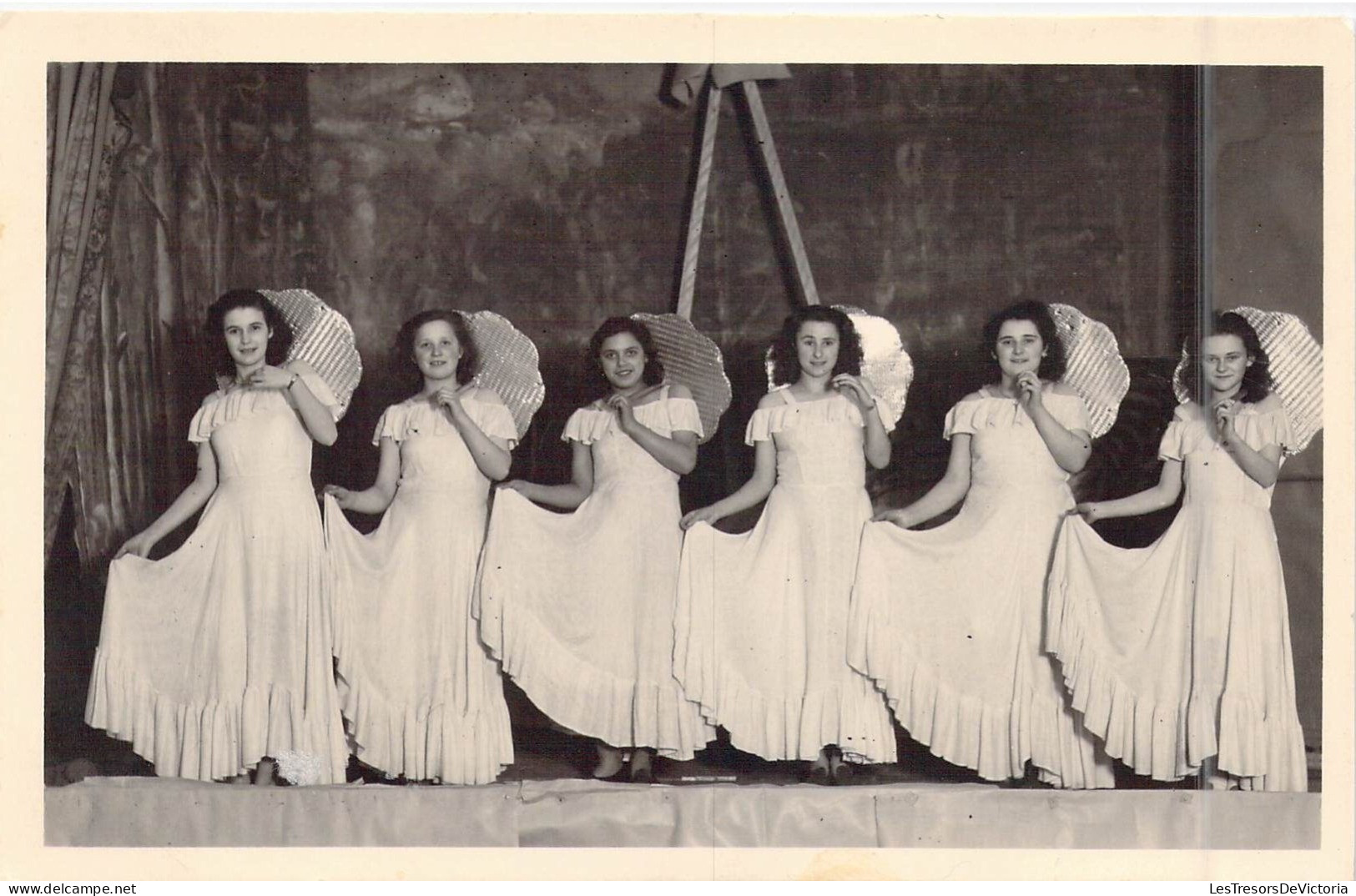 Photographie - Femmes - Danseuses - Robes - Carte Postale Ancienne - Photographie