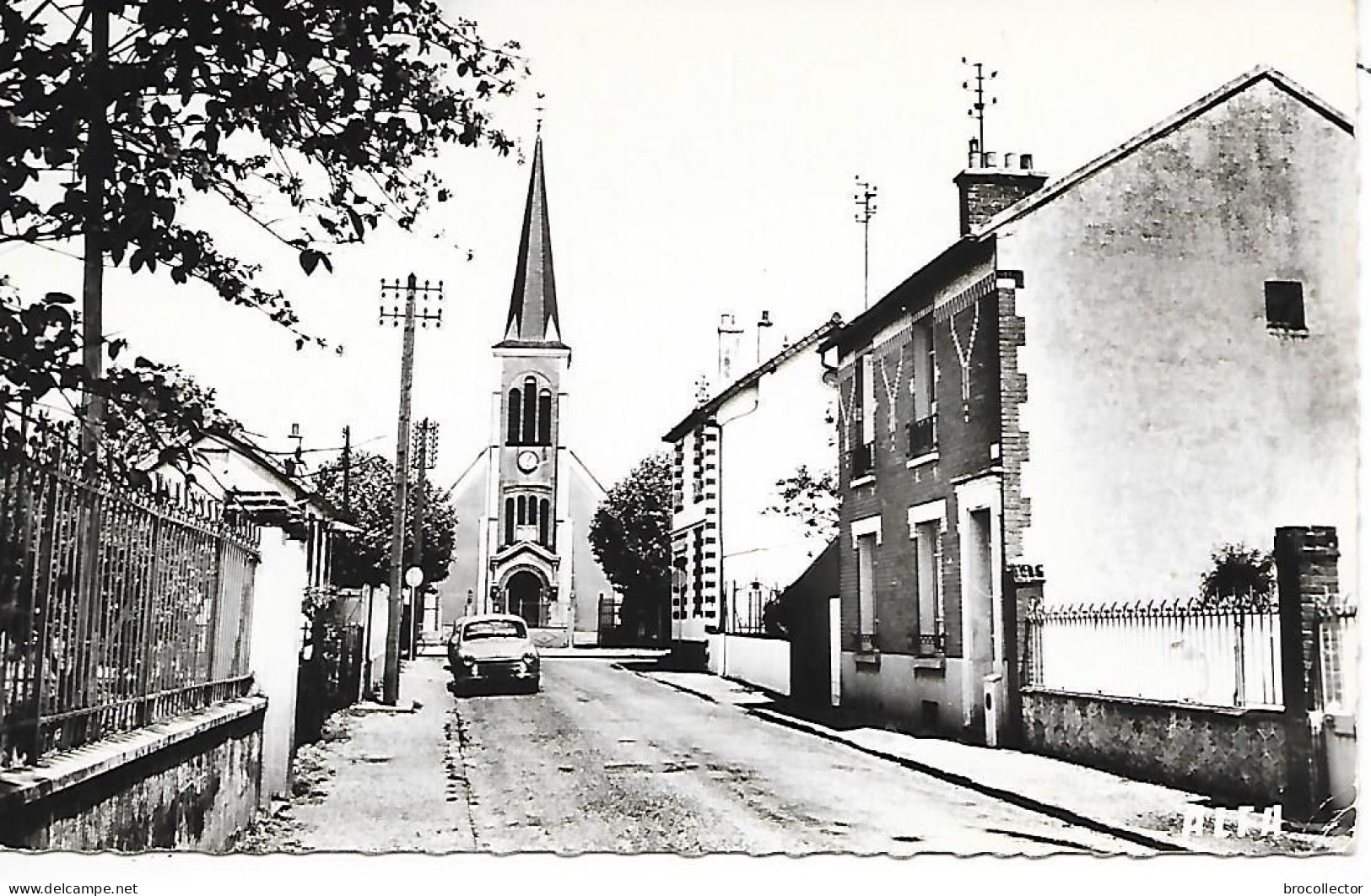 LE BLANC MESNIL ( 93 ) -  Eglise   ( C.P.S.M. , Pt - Ft ) - Le Blanc-Mesnil