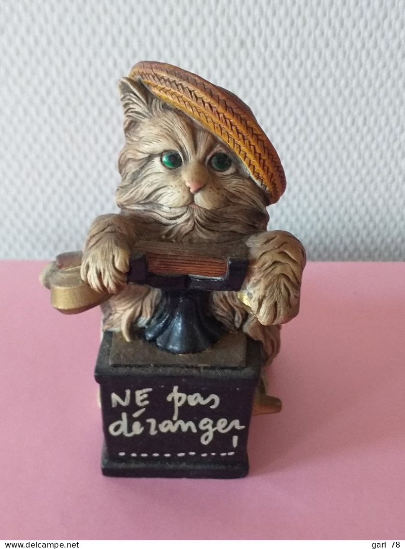 Statuette Chat NIGRI, (ITALIE) "ne Pas Déranger"  Peinture Au Pinceau - Gatos