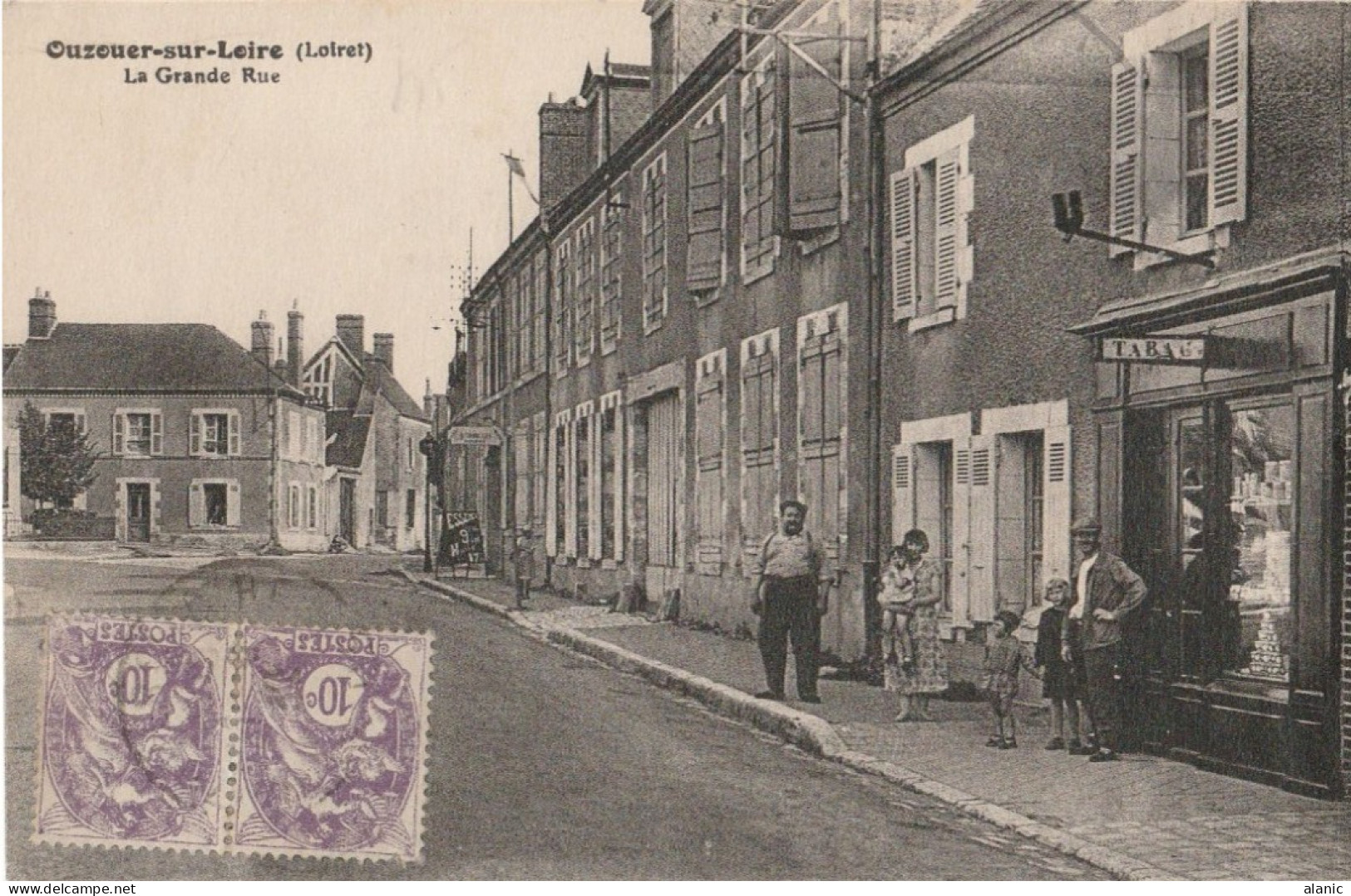 CPA-45-  'OUZOUER Sur LOIRE-  LA GRANDE RUE  -CIRCULEE-  1932 - ANIMEE- - Ouzouer Sur Loire