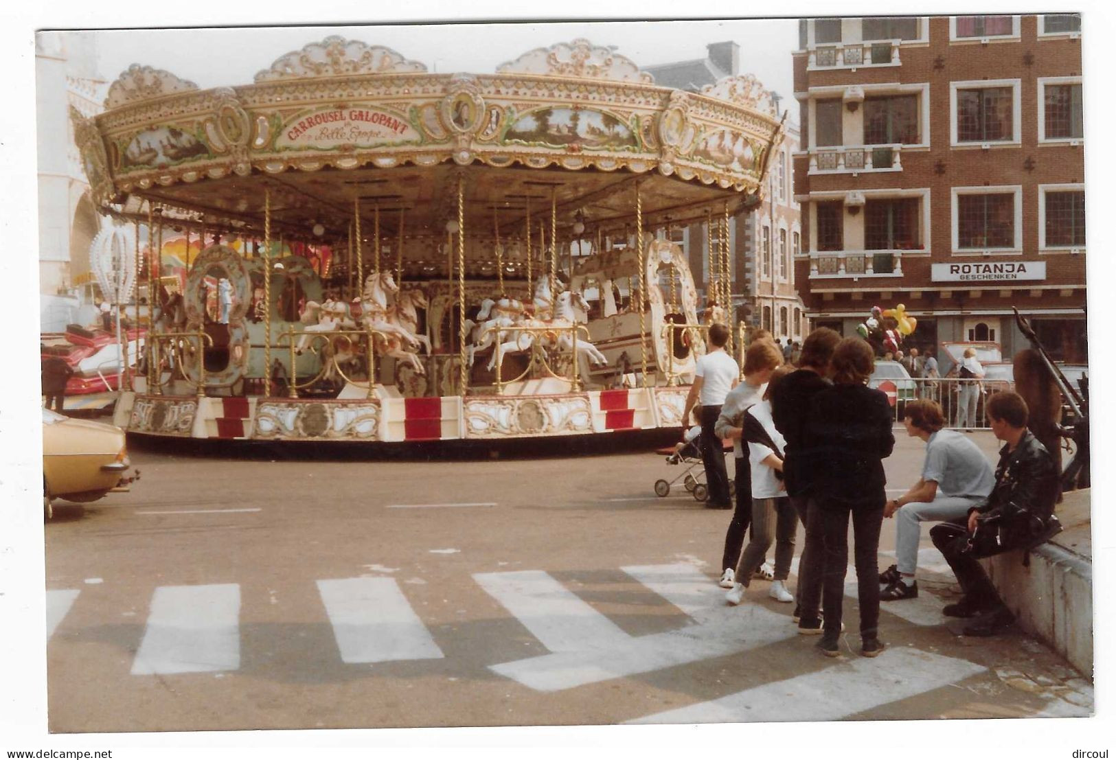 51384  Tongres   Carrousel  Galopant    -  Manège   -     Photo  15 X  10 - Tongeren