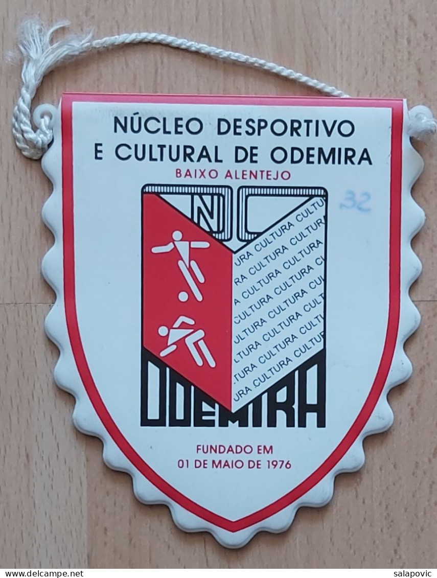 NÚCLEO DESPORTIVO E CULTURAL DE ODEMIRA BAIXO ALENTEJO Portugal Football Club SOCCER, CALCIO PENNANT, SPORTS FLAG ZS 2/1 - Habillement, Souvenirs & Autres