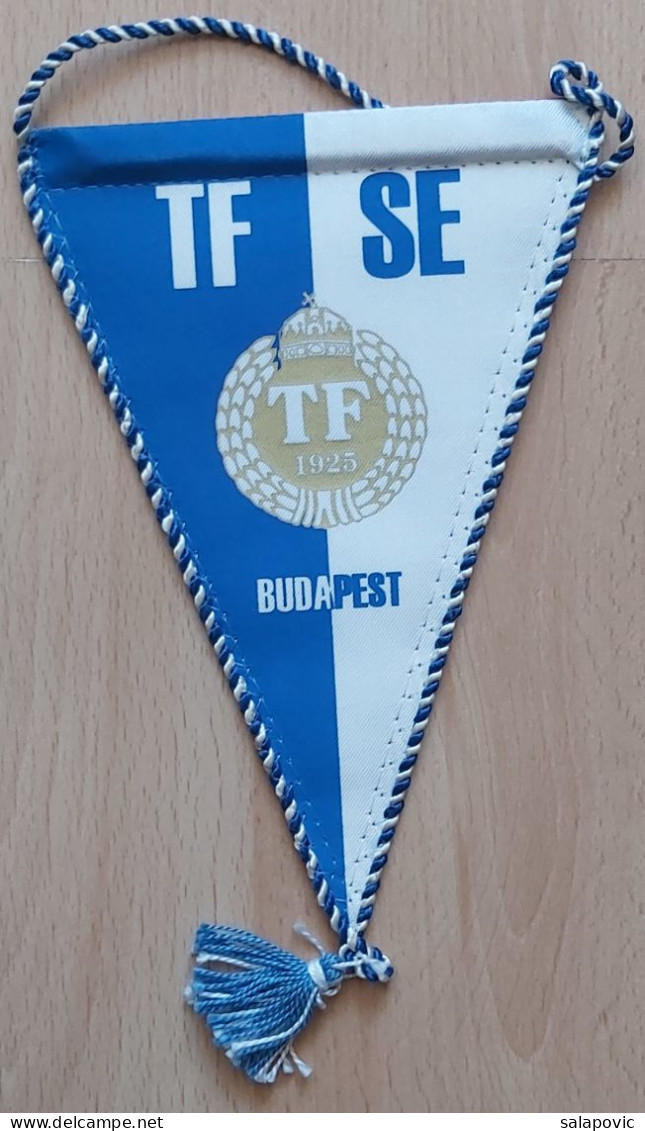 TF SE Budapest Hungary Basketball Club PENNANT, SPORTS FLAG ZS 2/2 - Habillement, Souvenirs & Autres