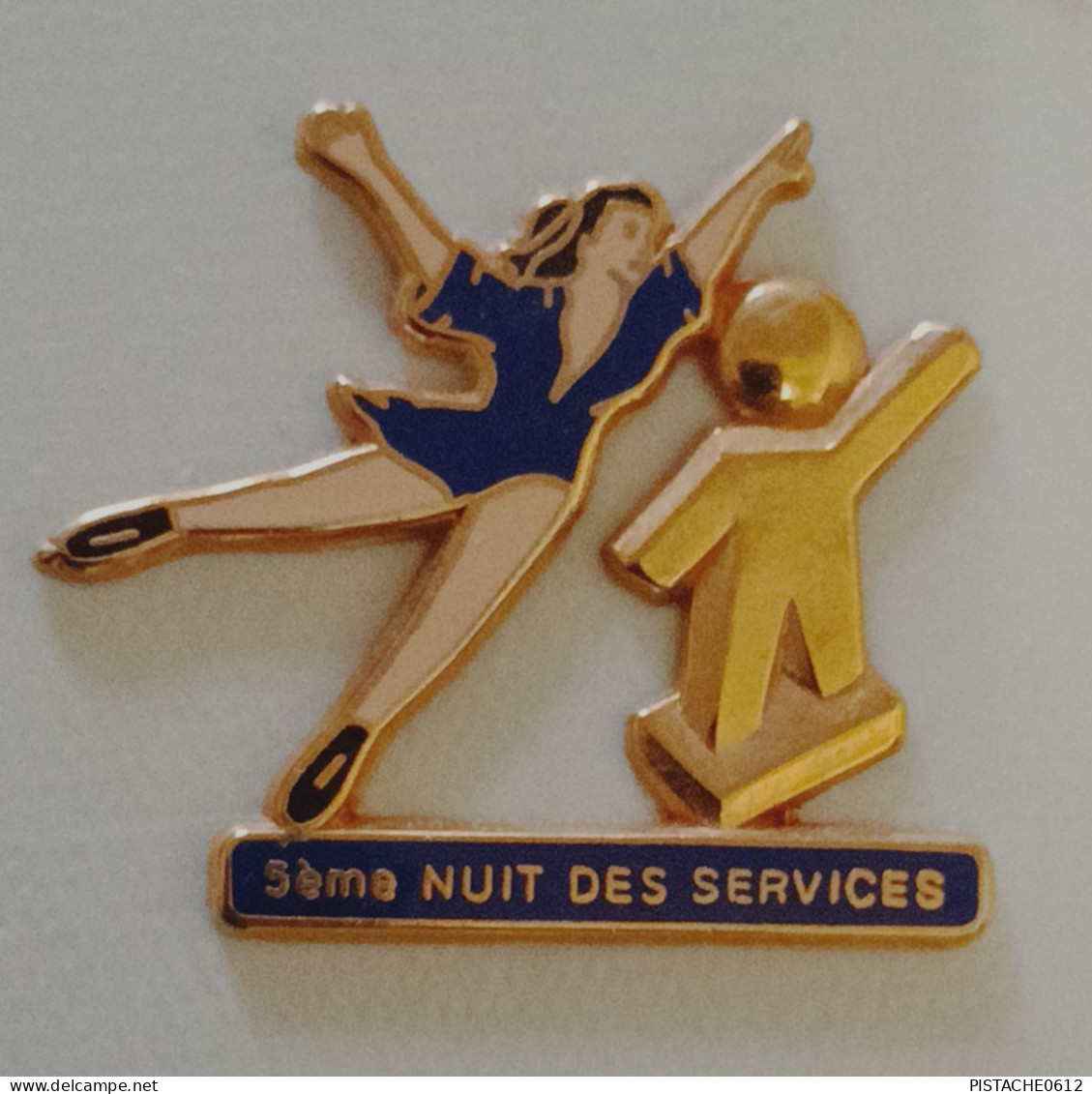 Pin's 5e Nuit Des Services Pin-ups Decat Paris - Patinage Artistique