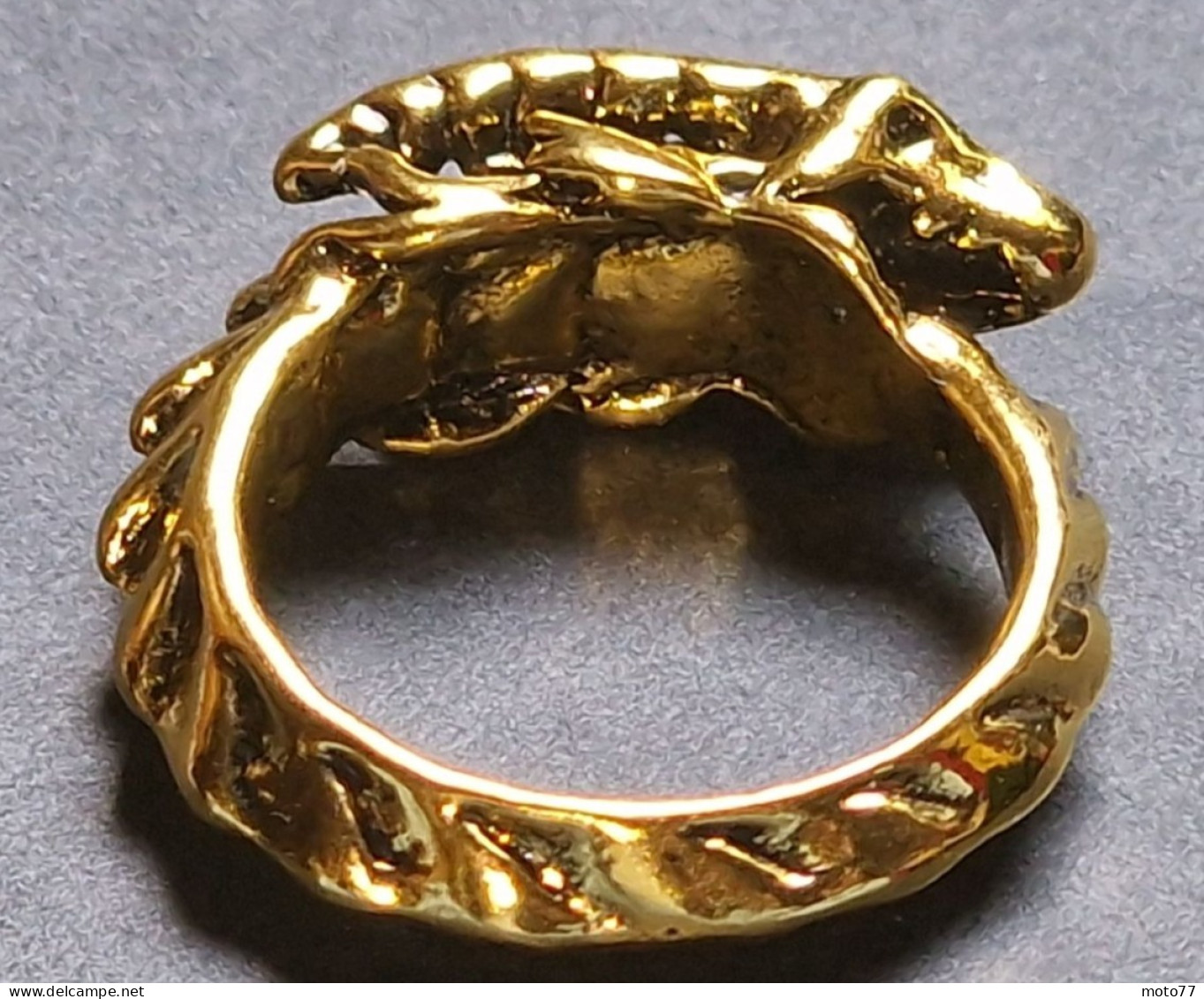 Jolie BAGUE Lézard Dorée - Taille 8 -Diamètre Intérieur (pour Le Doigt) : Environ 18 Mm - "neuf De Stock" - Vers 2000 - Bagues