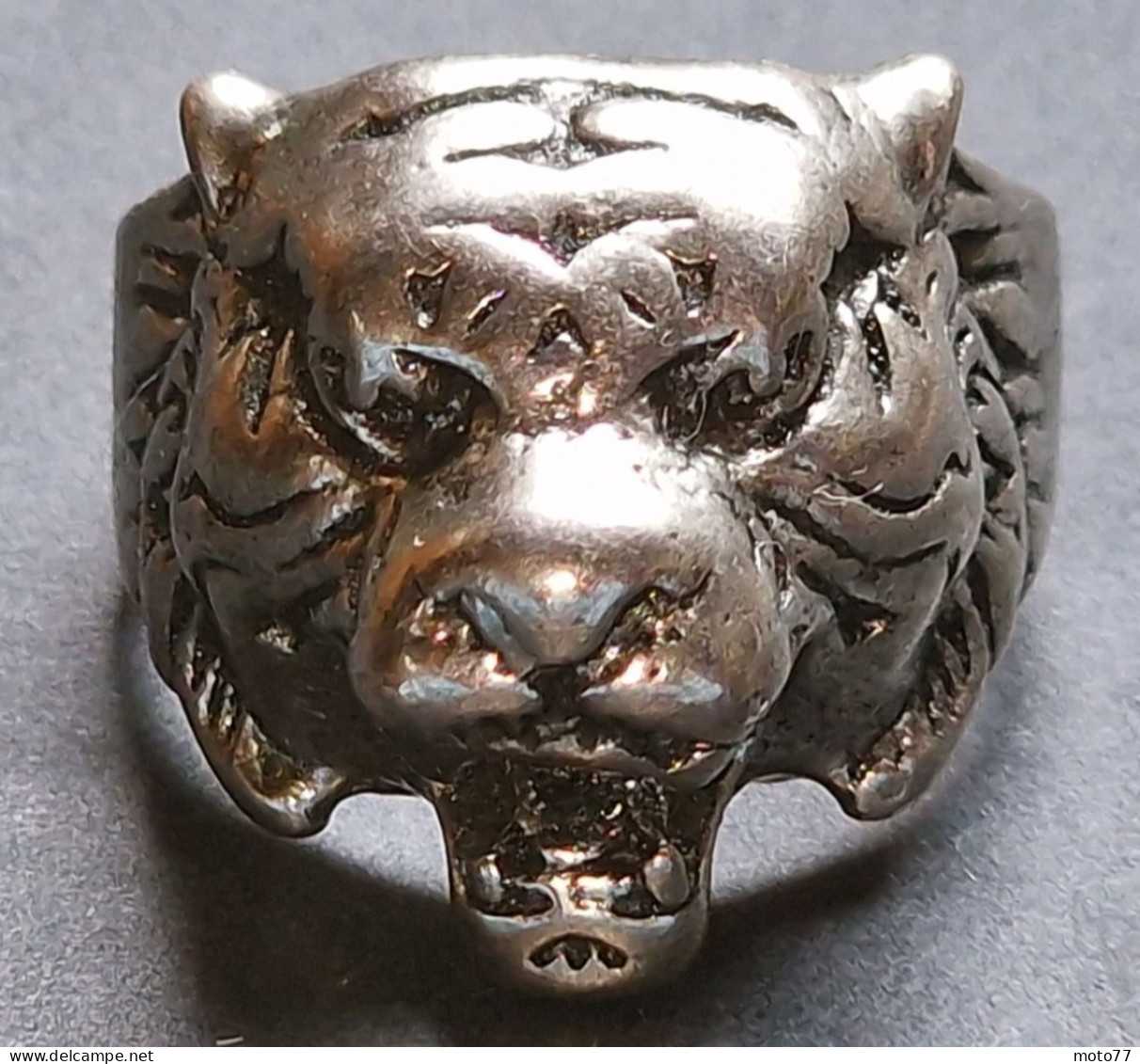 Jolie BAGUE Tête Fauve Argenté -Taille 9 - Diamètre Intérieur(pour Le Doigt): Environ 19 Mm -"neuf De Stock"- Vers 2000 - Anelli