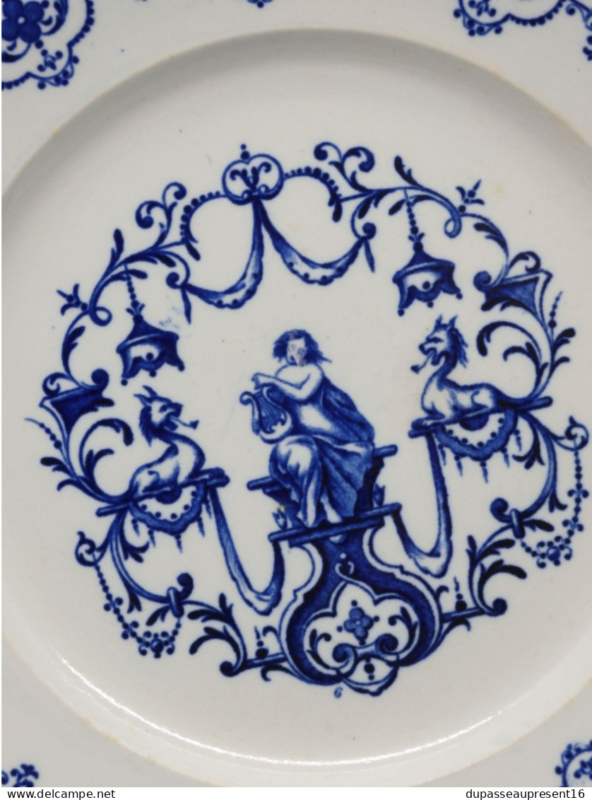 -BELLE ASSIETTE JULES VIEILLARD & Cie XIXe Modèle MOUSTIERS décors BLEUS   E