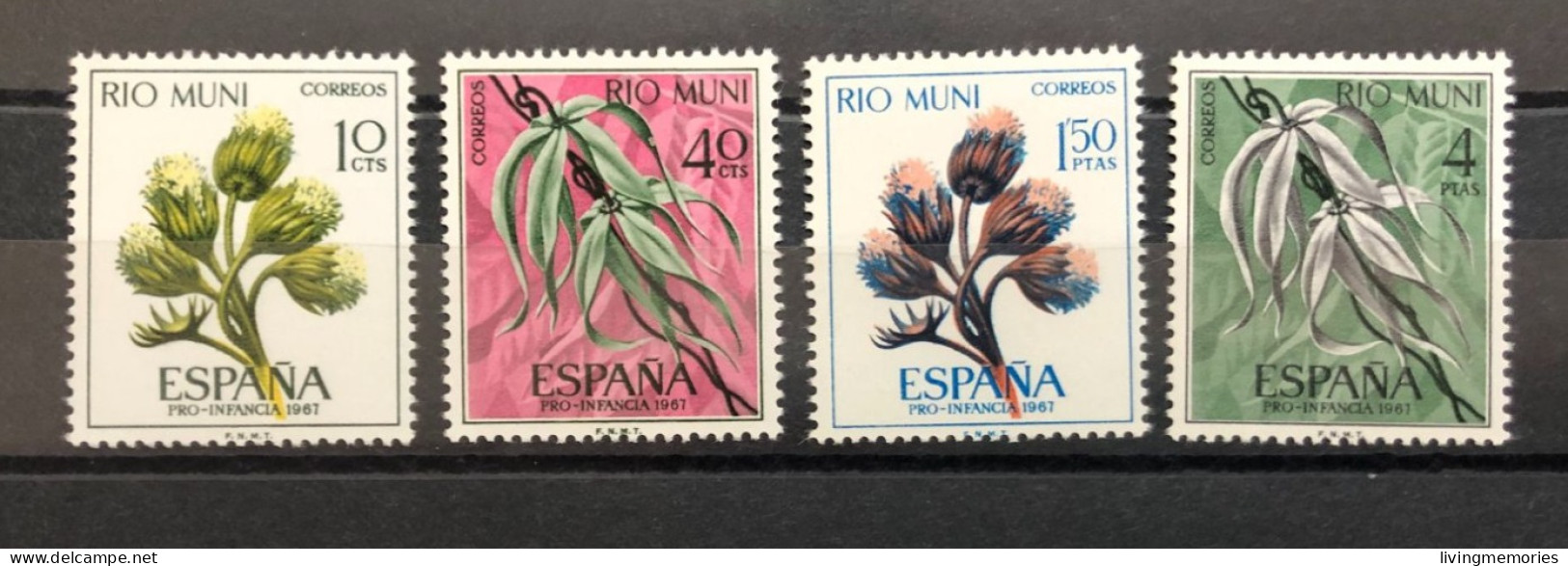 109 VR, RIO MUNI,    4 **MNH Stamps, « FLOWERS », 1967 - Rio Muni