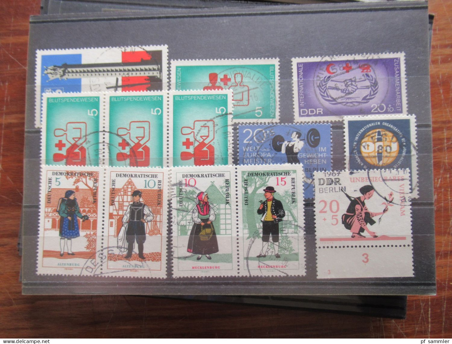 DDR ab 1950er Jahre Steckkartenposten mit einigen Randstücken gestempelt und ganz wenige ungebraucht! Fundgrube!!