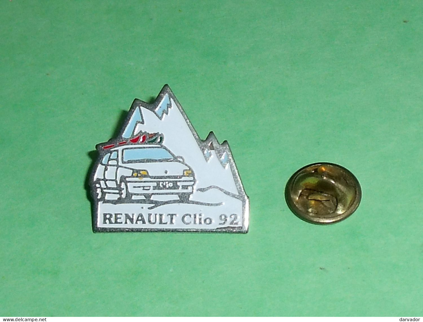 TB6BB / Pin's : Voiture , Renault Clio 92         état (voir Scan ) - Car Racing - F1