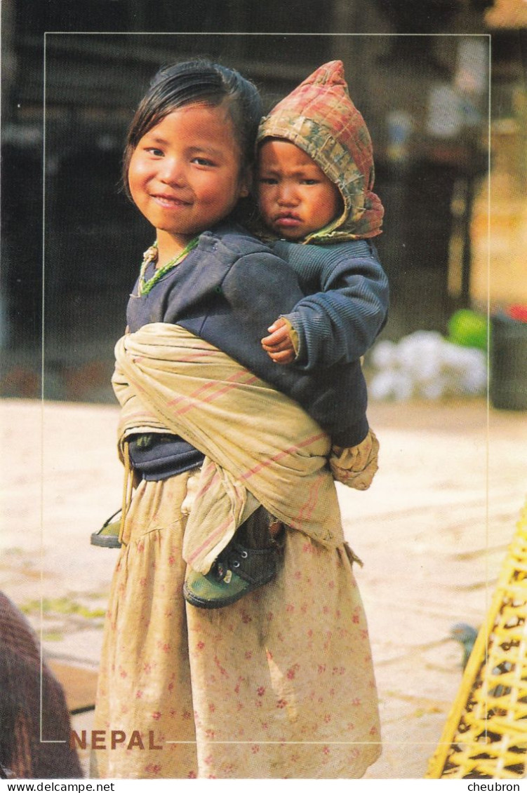 NEPAL FEMME ET ENFANT. . ANNEE 2003 + TEXTE + TIMBRE EVEREST - Népal