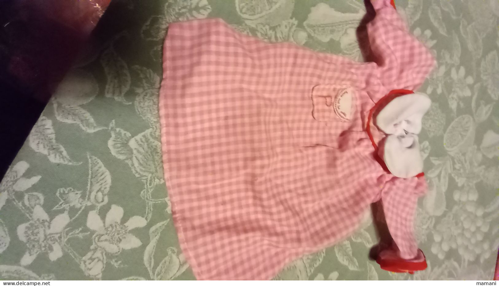 Lot de vêtements pour poupee