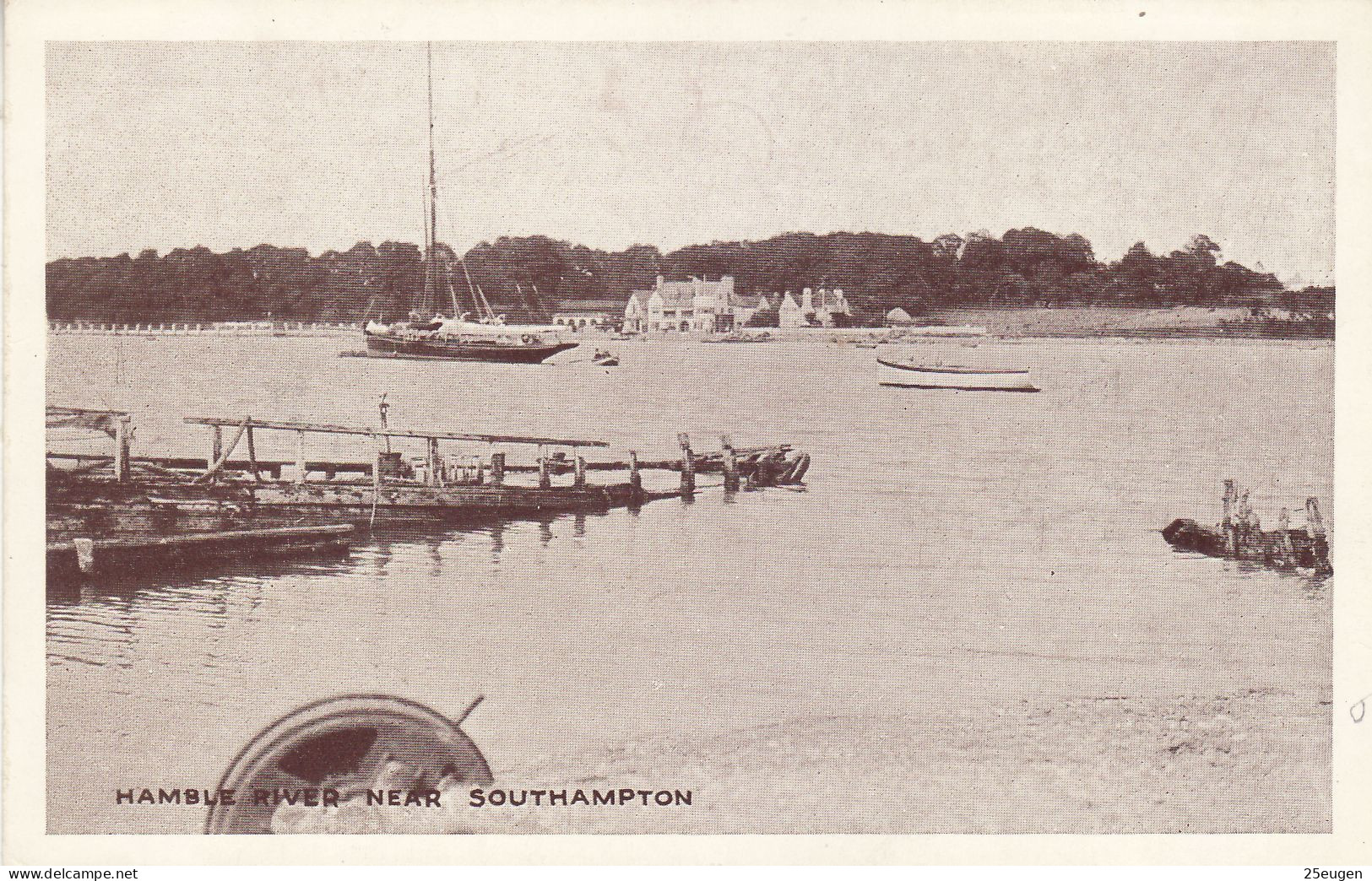 Hamble River Near Southampton -   Postcard   Unused   ( L 212 ) - Southampton