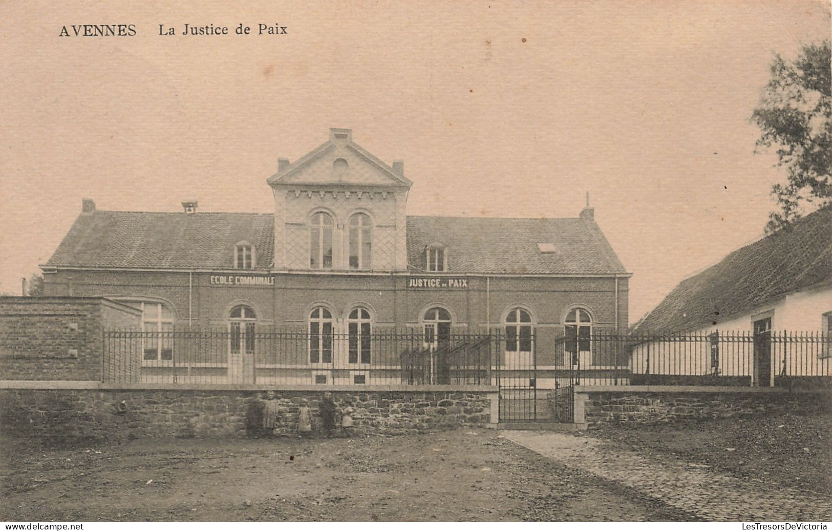 Belgique - Avennes - La Justice De Paix - Edit. Henri Kaquet - Ecole Communale - Animé - Enfant - Carte Postale Ancienne - Borgworm