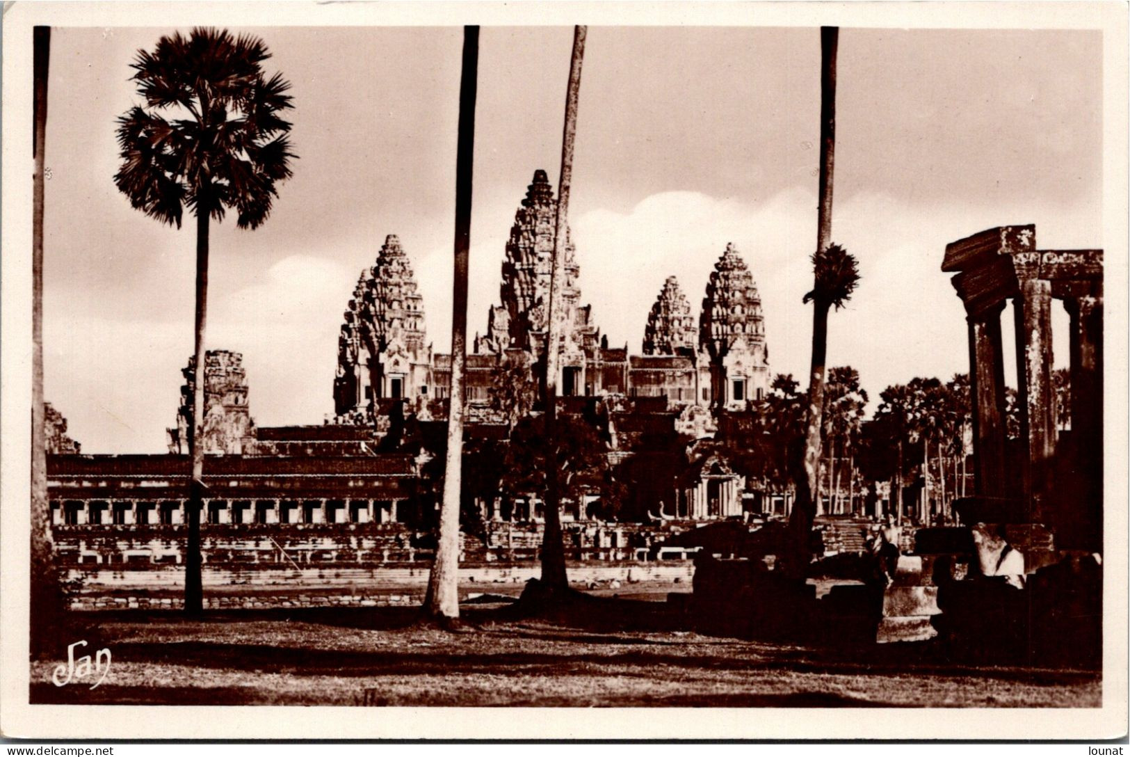 ASIE - CAMBODGE - Angkor Vath - Massif Central Pris Devant La Bonzerie - Cambodge