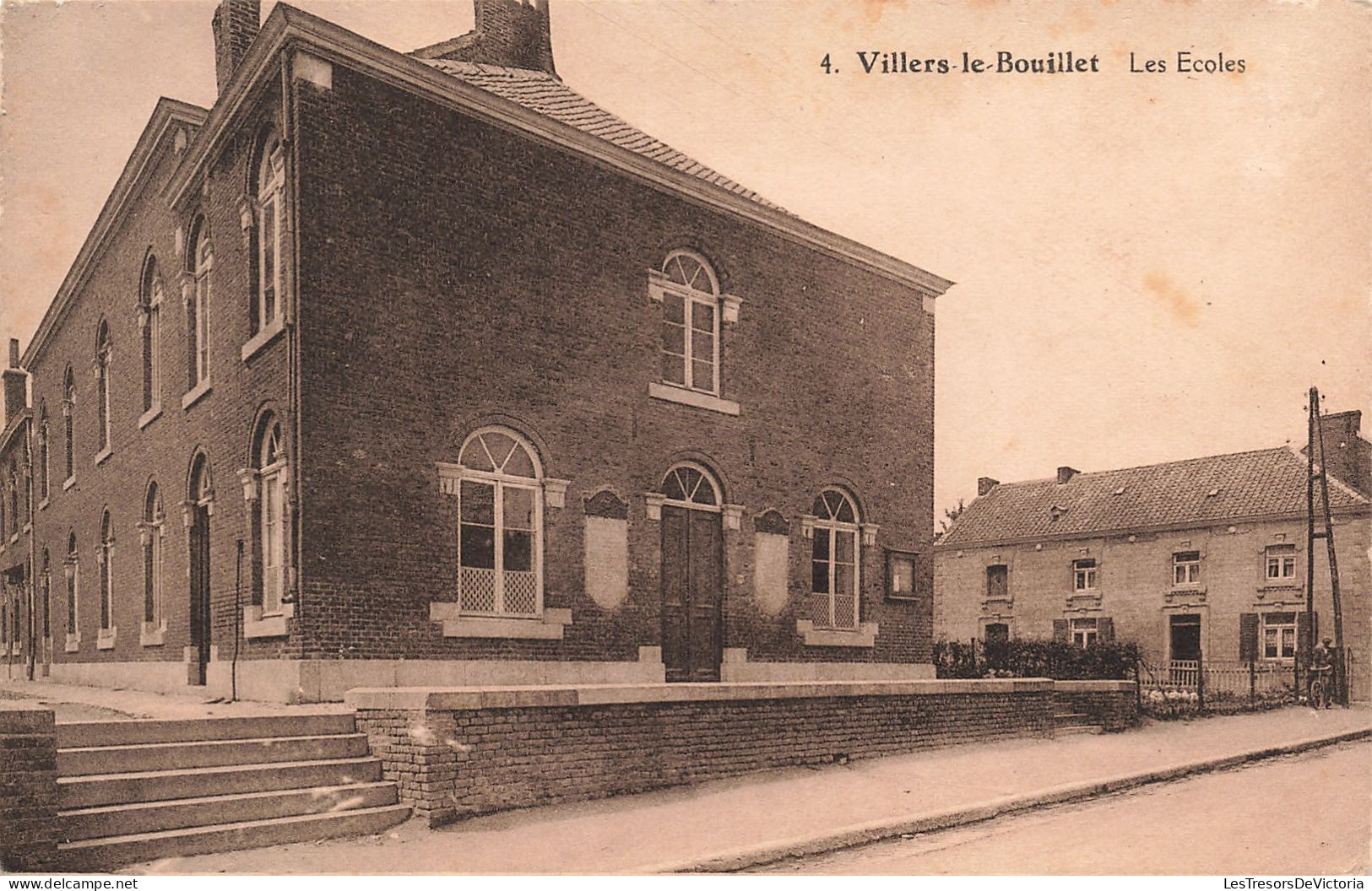 Belgique - Villers Le Bouillet - Les écoles - Edit. Cuivers Lemye  - Carte Postale Ancienne - Hoei