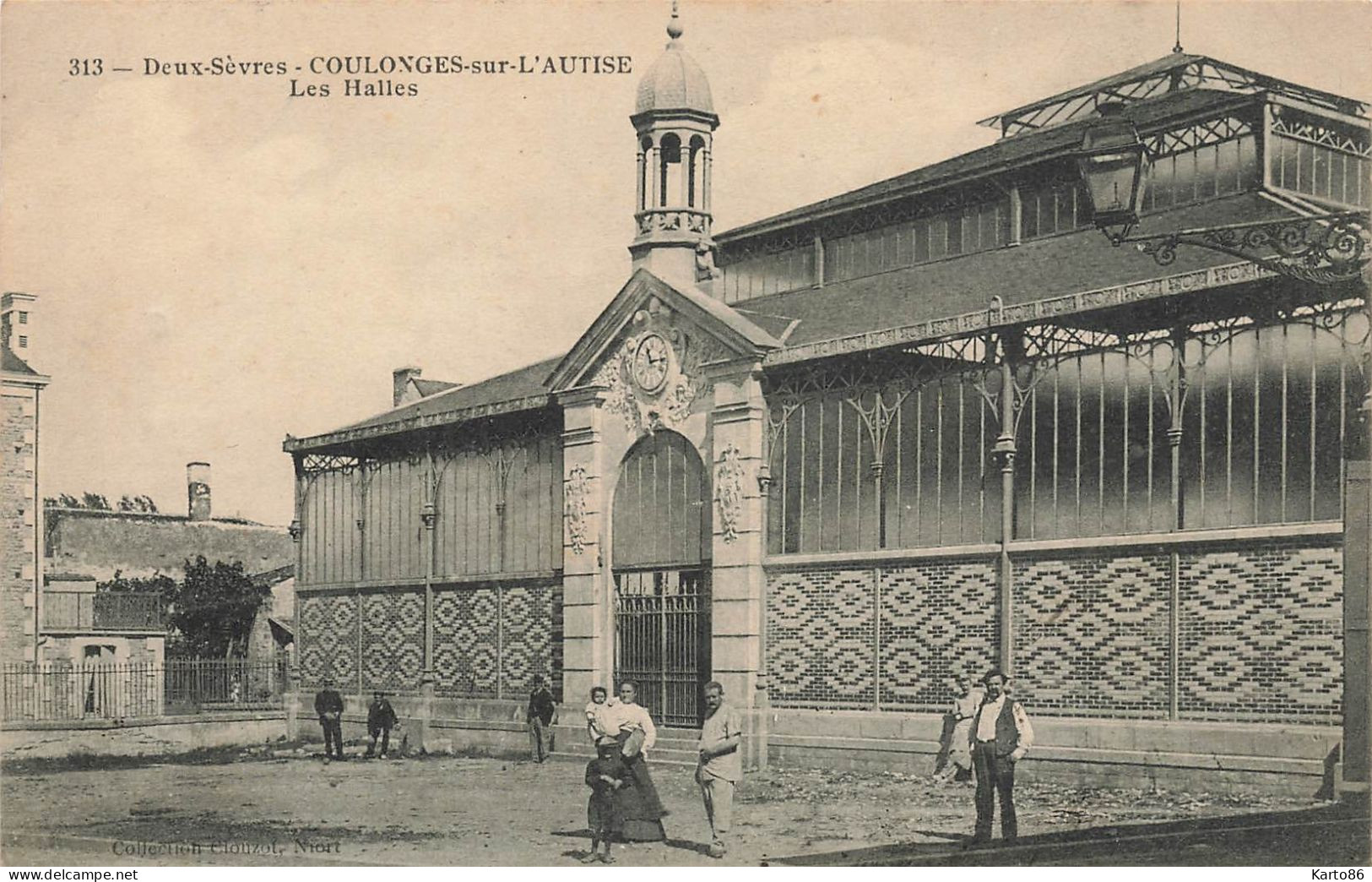 Coulonges Sur L'autise * Place Et Les Halles - Coulonges-sur-l'Autize