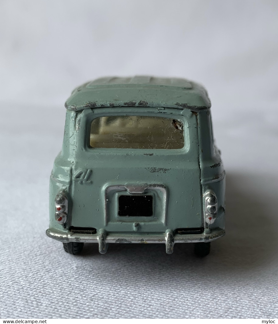 Dinky Toys (meccano France). Renault 4L. 8cm - Dinky