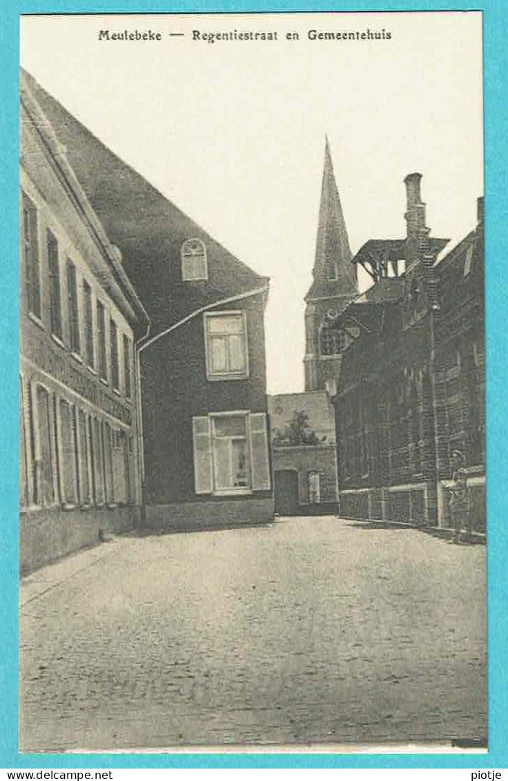 * Meulebeke (West Vlaanderen) * Regentiestraat En Gemeentehuis, Hotel De Ville, église, Kerk, Straatzicht - Meulebeke