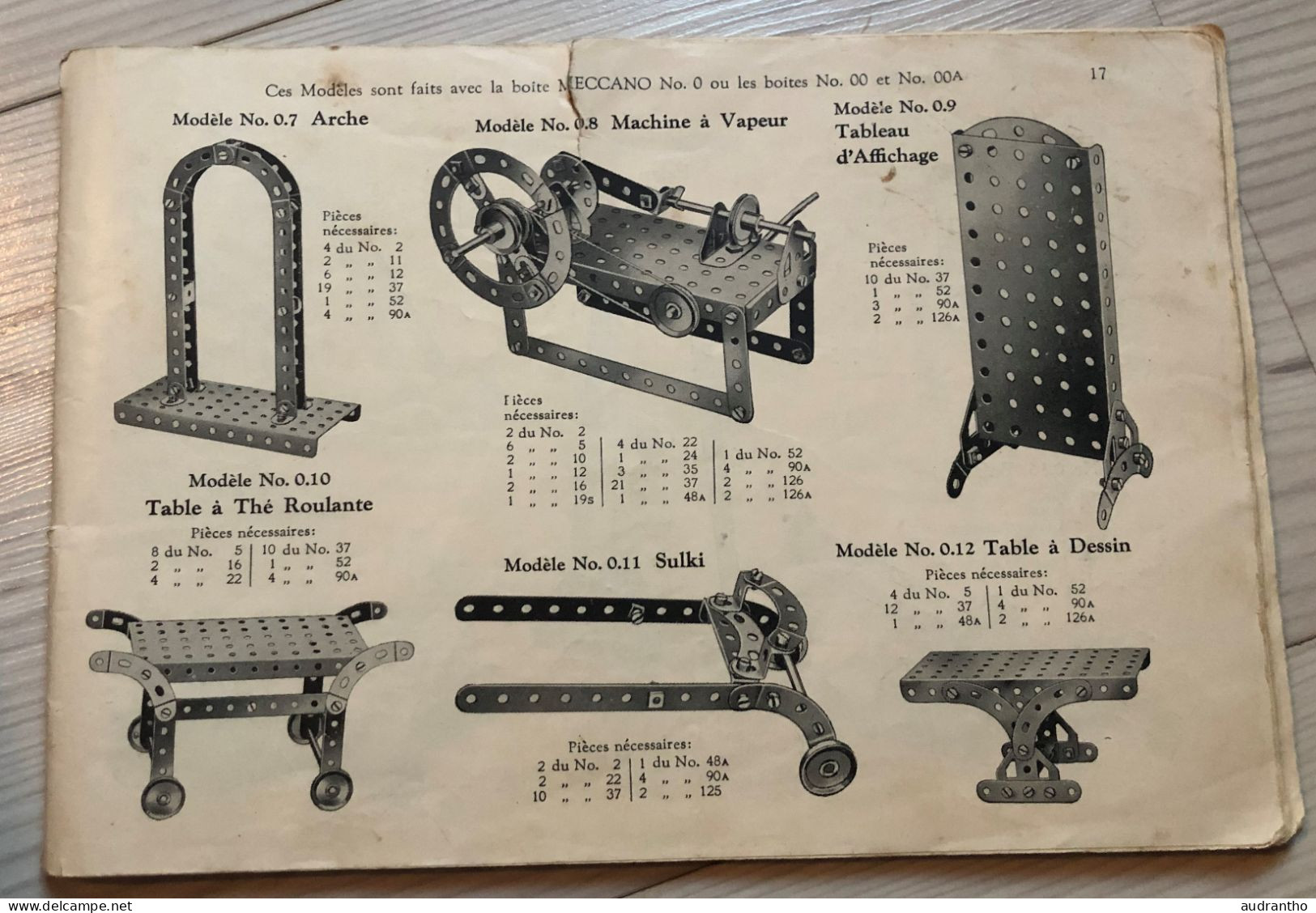 Divers Morceaux D'anciens Catalogues Meccano - Meccano