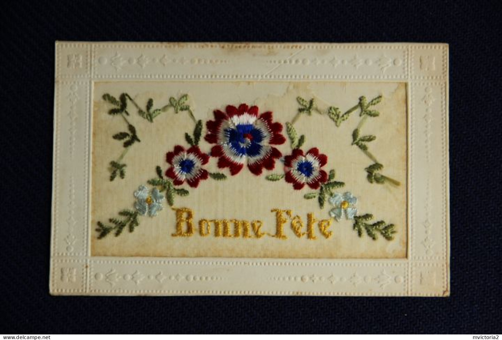 MILITARIA - PATRIOTIQUE ( Cocarde ) BONNE FETE ( Carte Tissu) - Patriotic