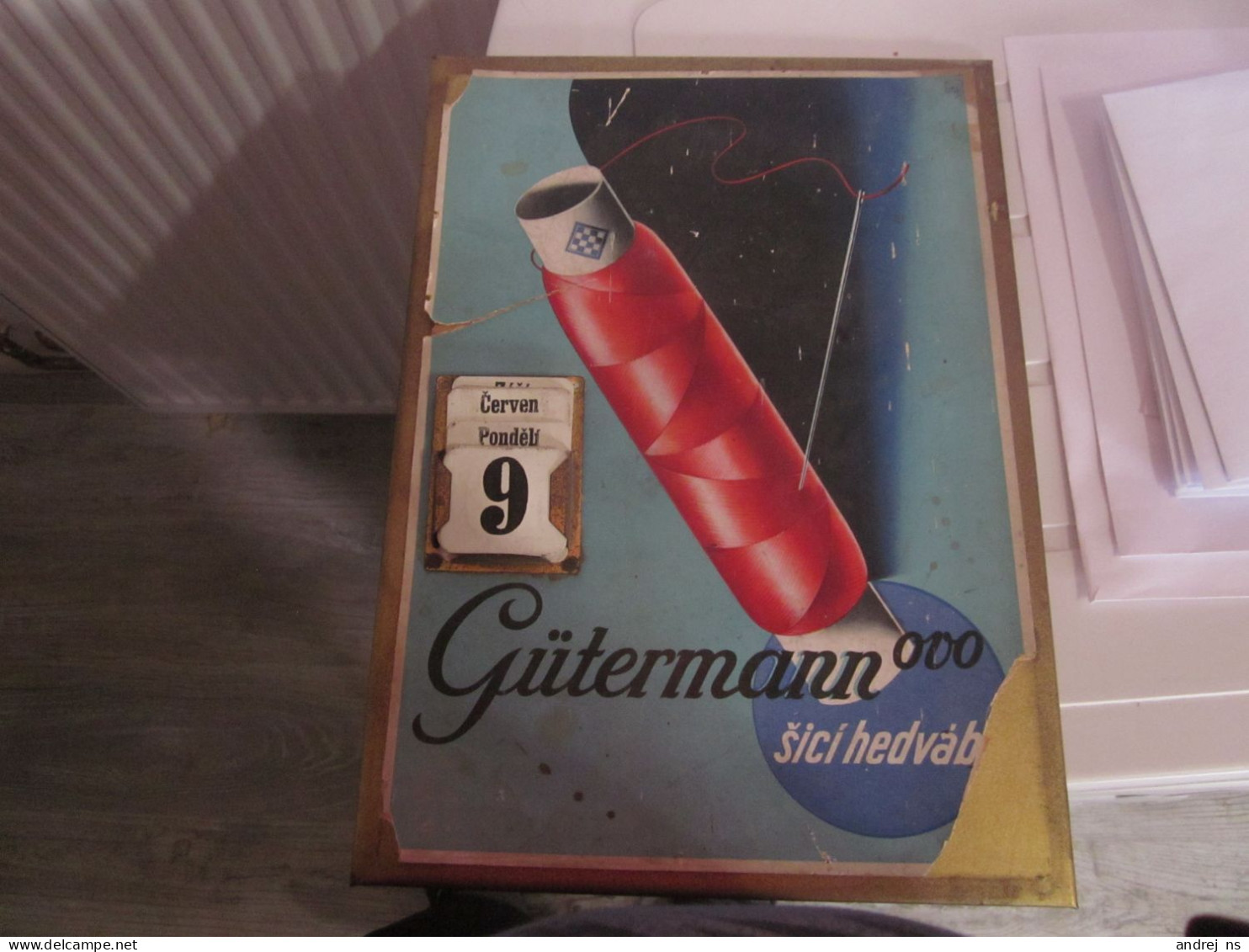 Old Advertising Calendar On Tin Advertising Calendar Board Gutermann Sici Hedvabi 36x26 Cm Heavy - Tins