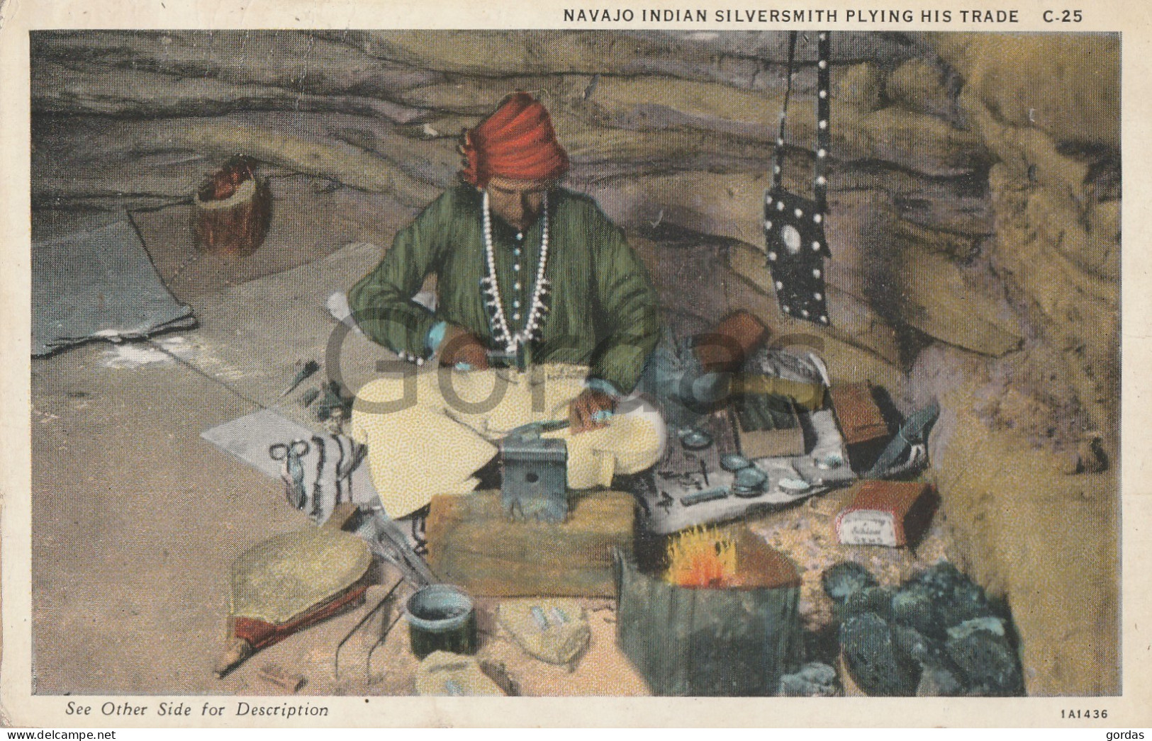 US - Navajo Indian Silversmith Playing His Trade - Amerika