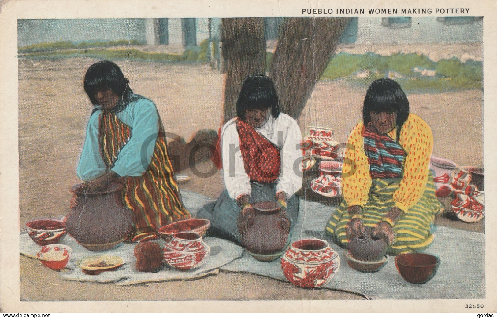US - Pueblo Indian Womwn Making Pottery - Amerika