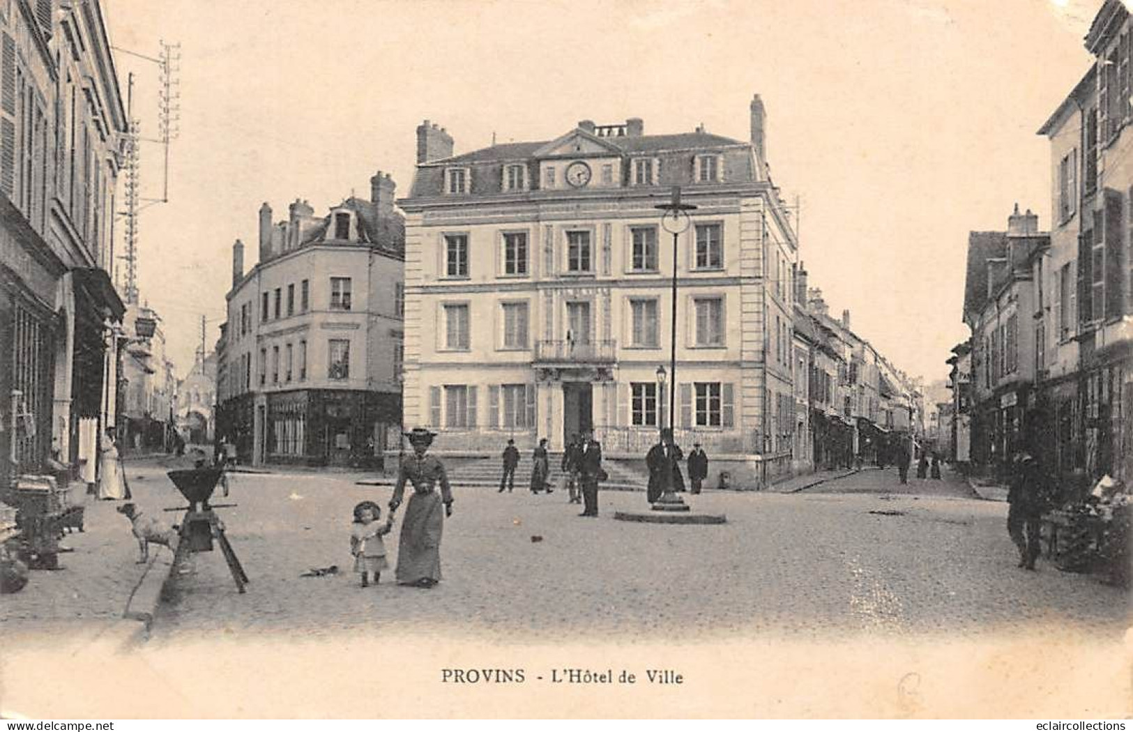 Provins           77            Place Et Hôtel De Ville      (voir Scan) - Provins