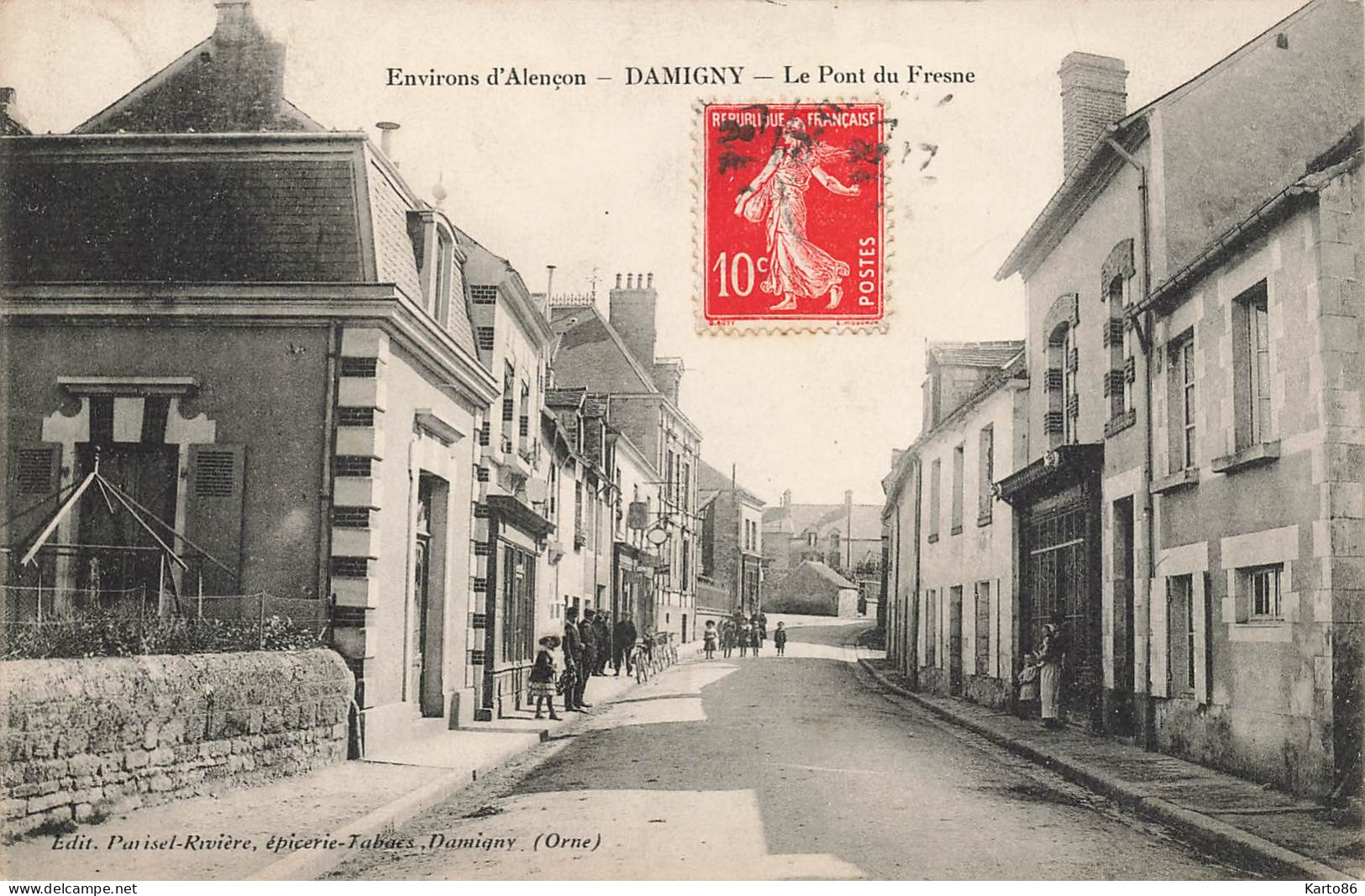 Damigny * Rue Et Pont Du Fresnes * Villageois - Damigny