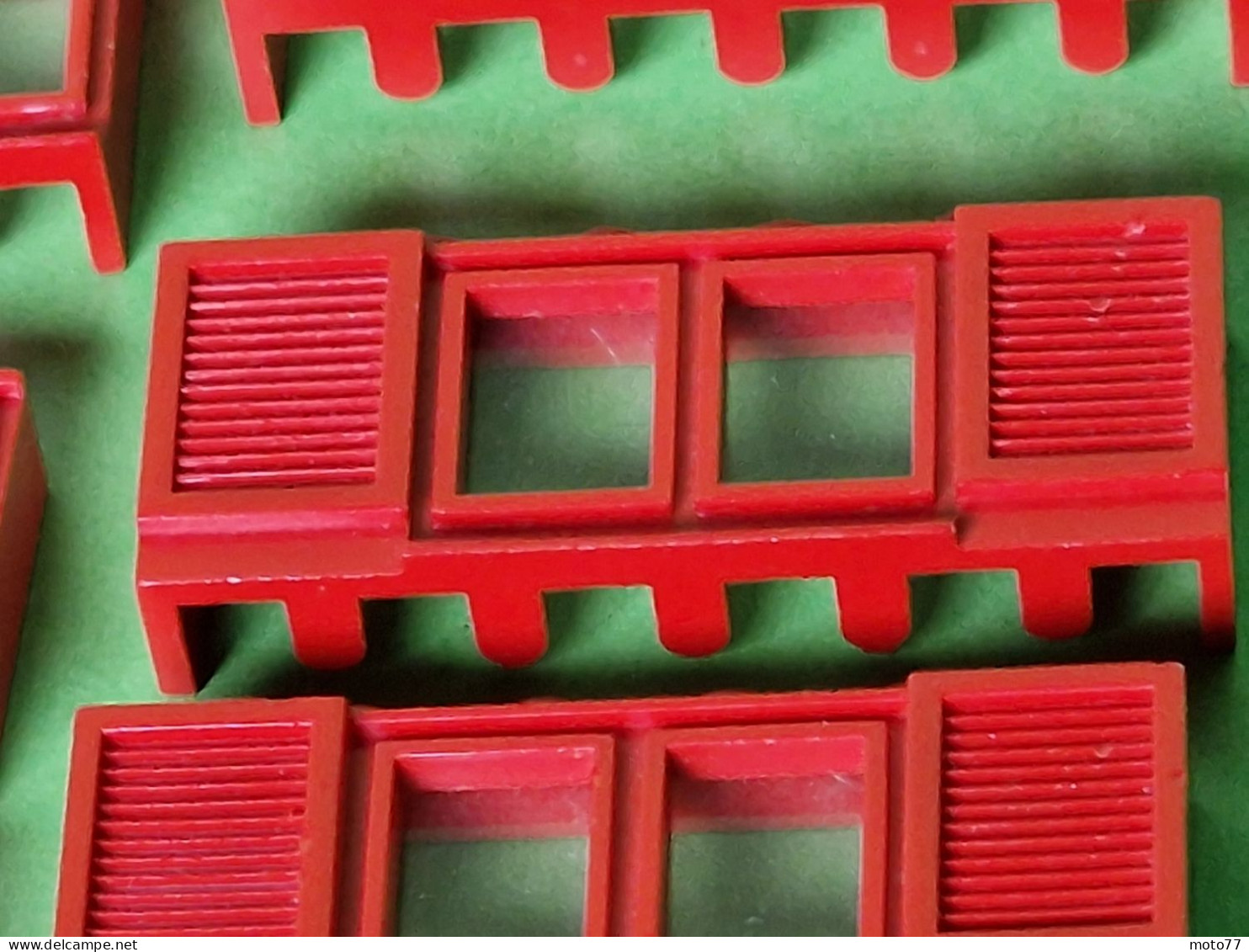 Lot ancien jeux de Construction LEGO - Ensemble de 21 éléments FENÊTRES rouges - vers 1970