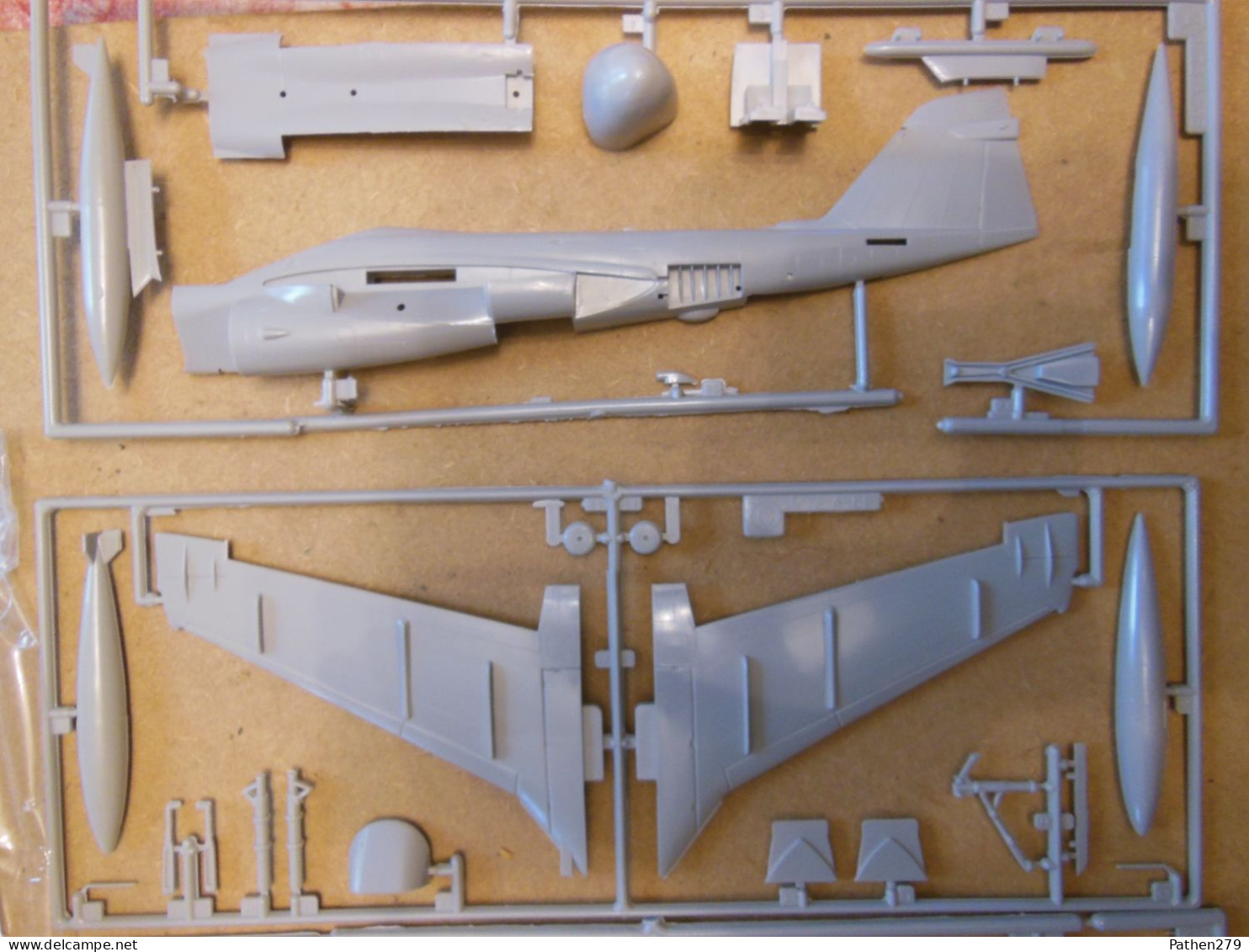 Maquette Avion Grumman A-6E Intruder  Au 1/72 - Fabrication Japonaise Marque Hasegawa - Complet - Vliegtuigen