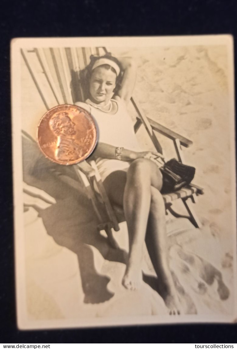 PHOTO ZANDVOORT Belle Jeune Femme à A Plage Détente - Province De Hollande-Septentrionale Et Bordée Par La Mer Du Nord - Pin-Up