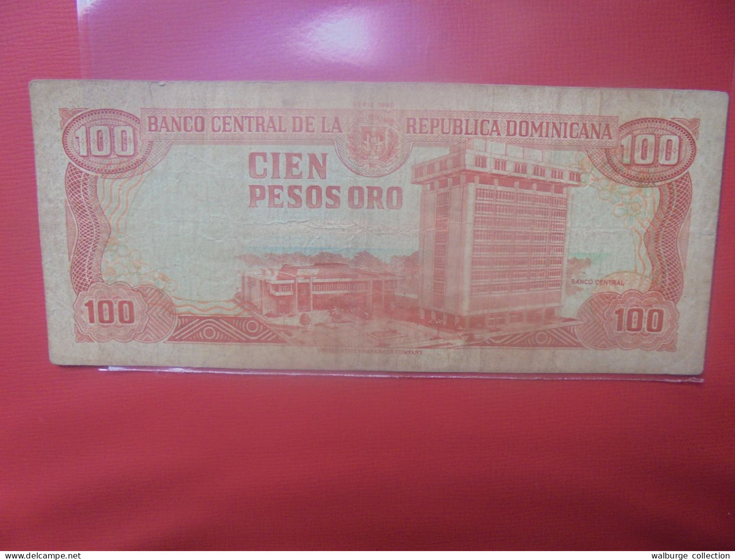 DOMINIQUE 100 PESOS 1990 Circuler (B.29) - Dominikanische Rep.