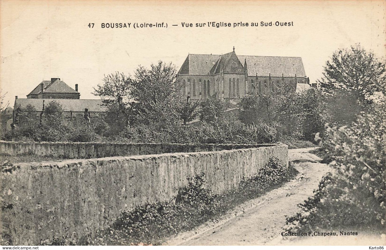 Boussay * Route Et Vue De L'église , Prise Au Sud Ouest - Boussay