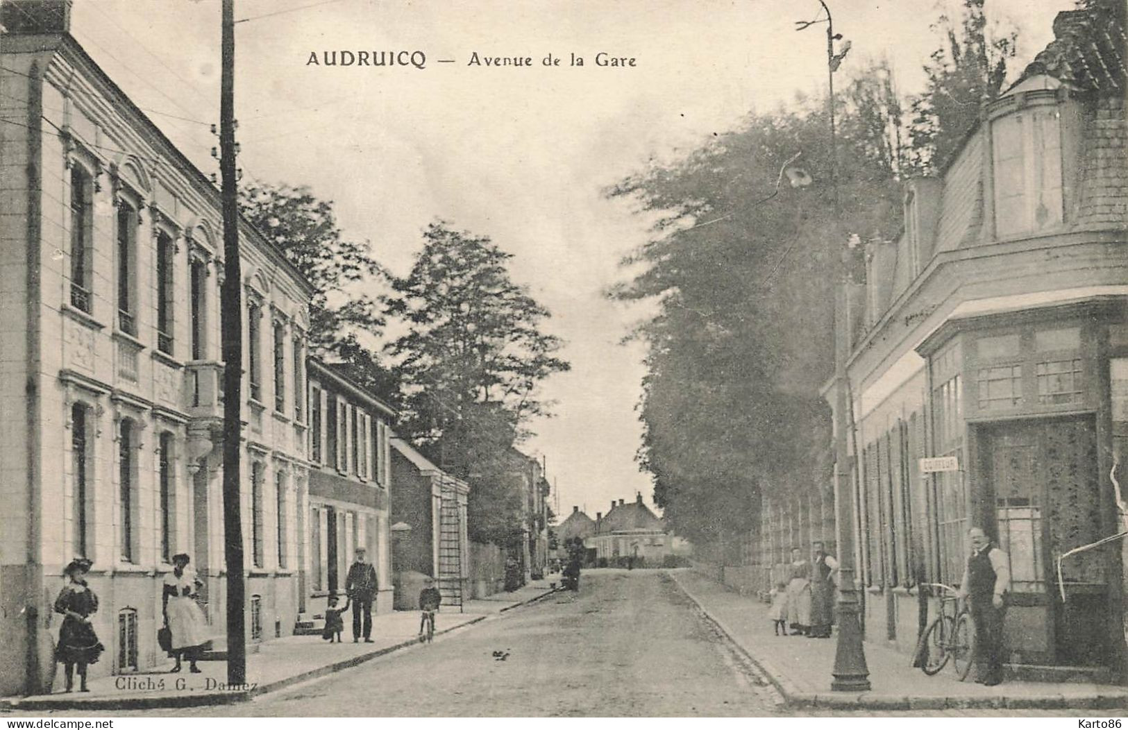 Audruicq * Avenue De La Gare * Villageois - Audruicq