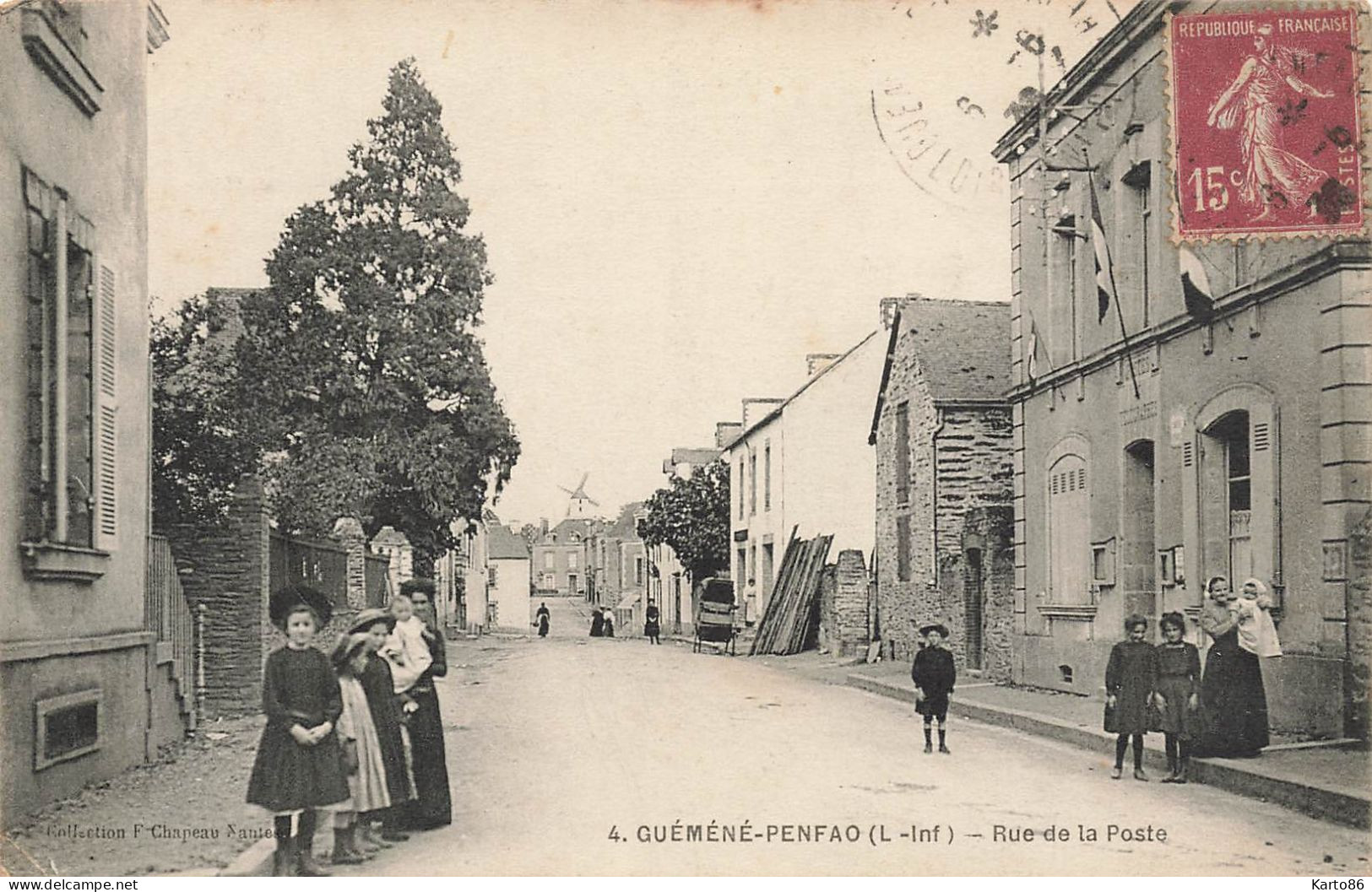 Guémené Penfao * La Rue De La Poste * Villageois - Guémené-Penfao