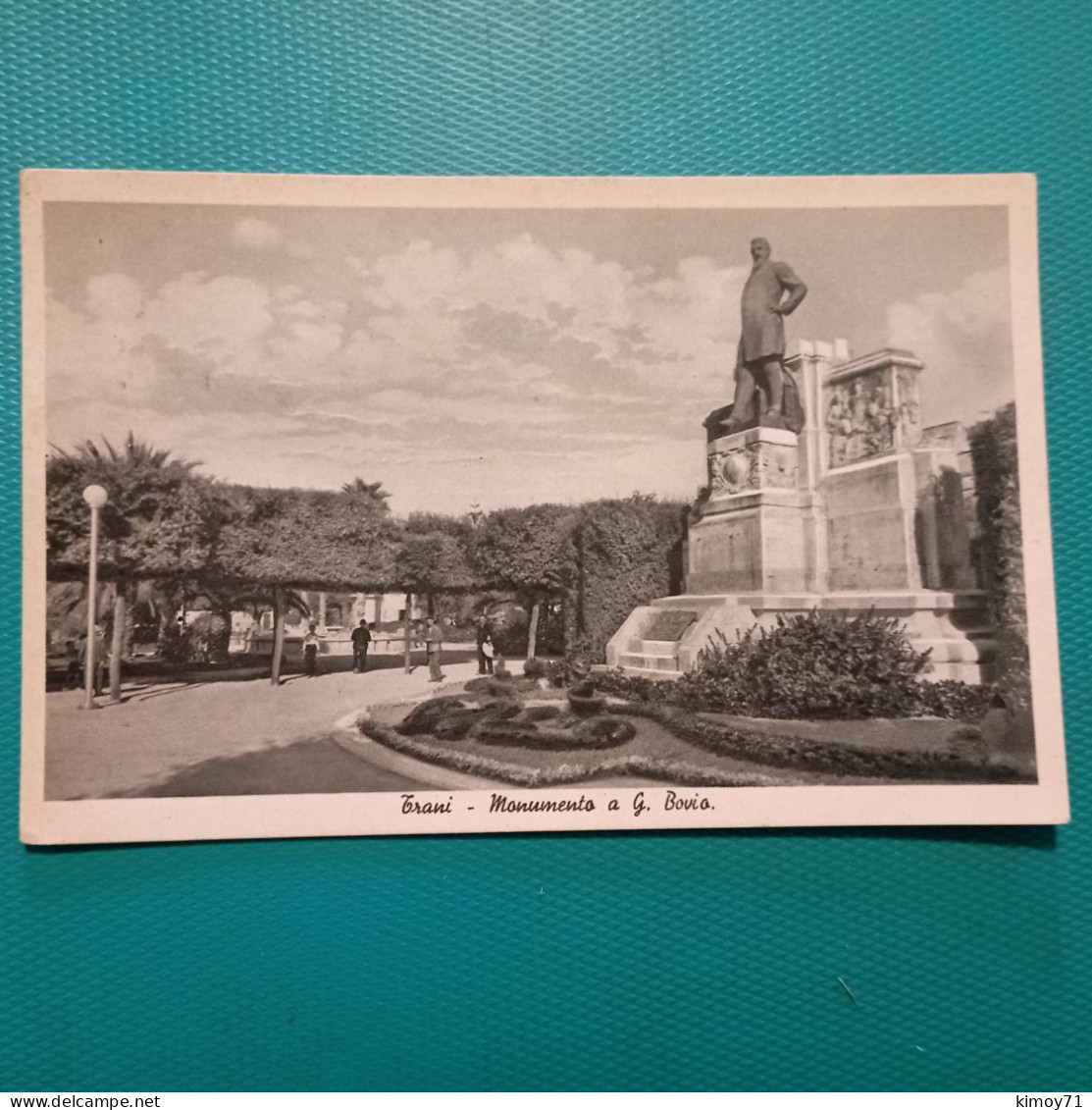 Cartolina Trani - Monumento A G. Bovia. Viaggiata 1940 - Barletta