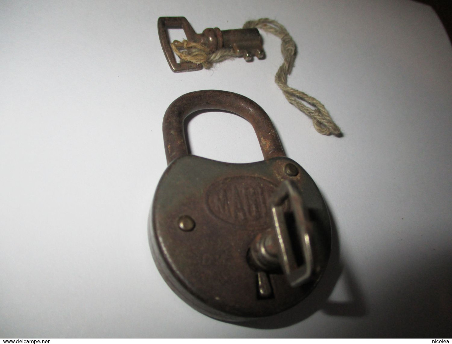 Ironwork - ancien petit cadenas MAGIC et ses 2 clés fabrication