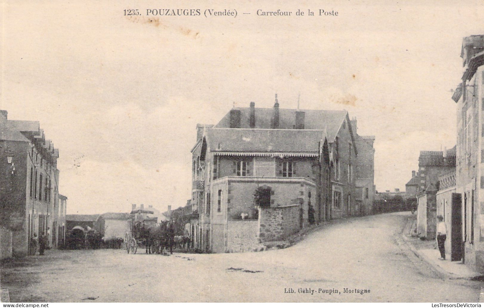 FRANCE - 85 - POUZAUGES - Carrefour De La Poste -  Carte Postale Ancienne - Pouzauges