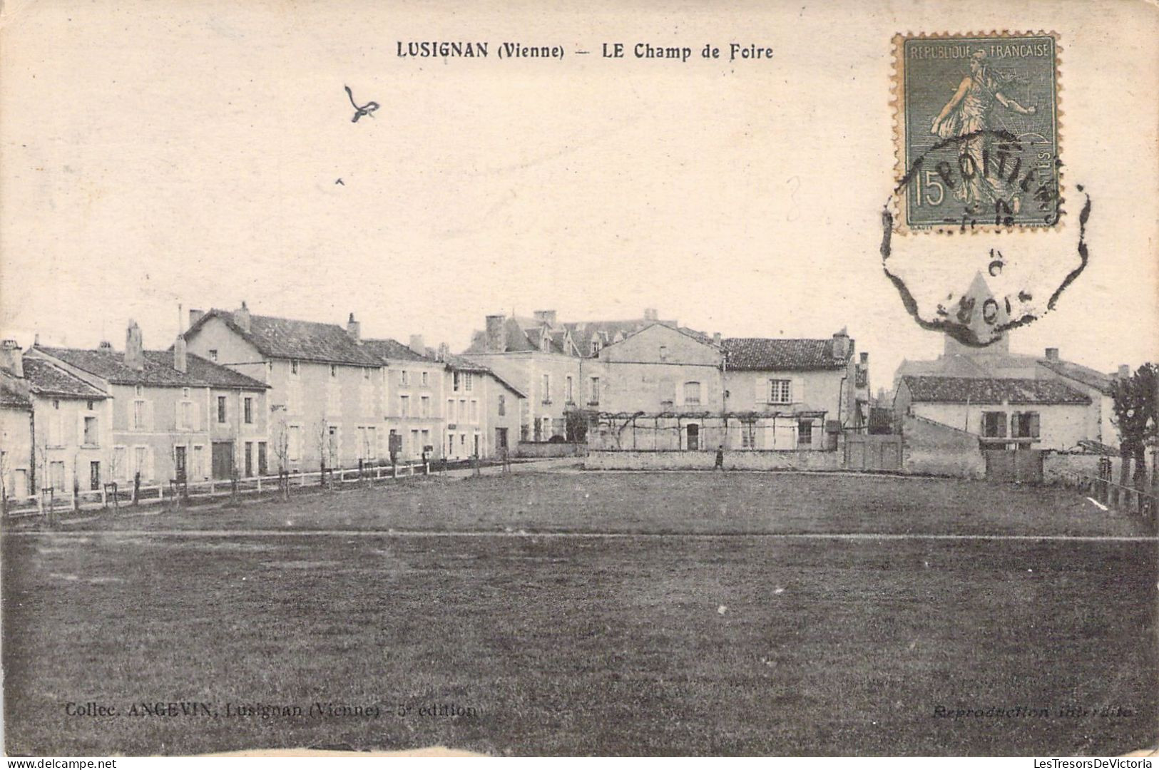 FRANCE - 86 - LUSIGNAN - Le Champ De Foire  - Carte Postale Ancienne - Lusignan