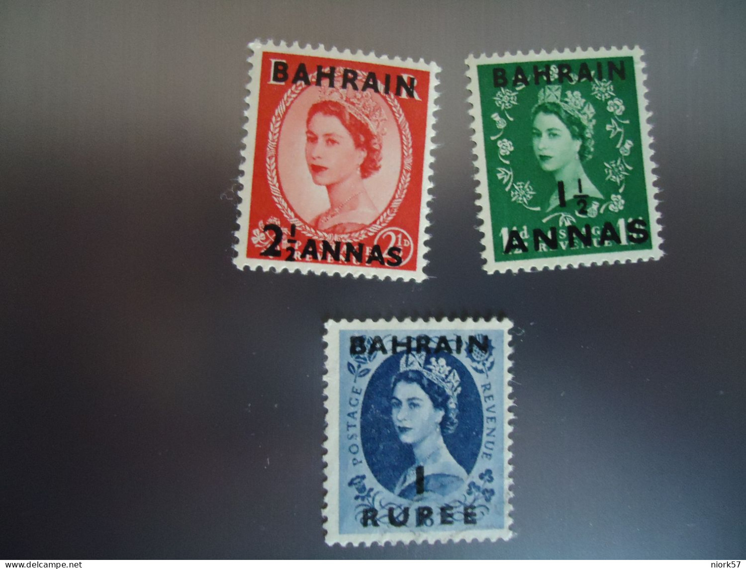 BAHRAIN  STAMPS 2 MLN  AND 1  USED OVERPRINT BRITISH STAMPS   QUEEN - Bahrein (...-1965)