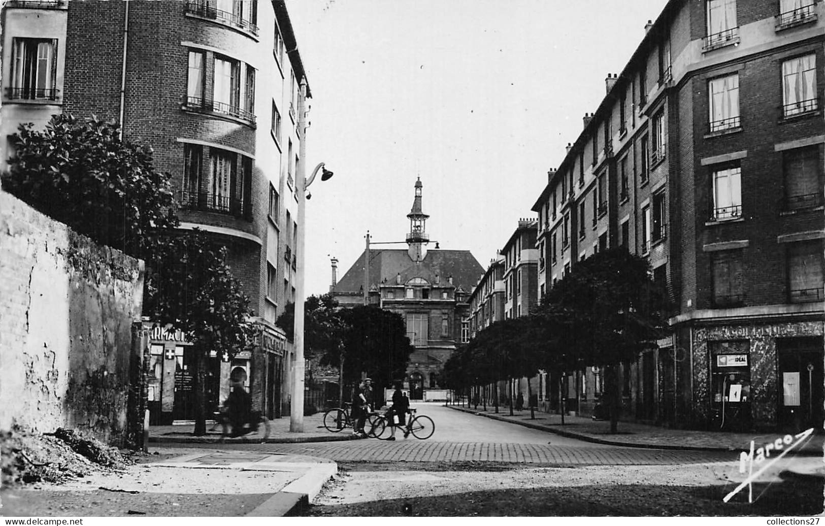 93-LA-COURNEUVE- LA MAIRIE AU FOND AVENUE DE LA REPUBLIQUE - La Courneuve